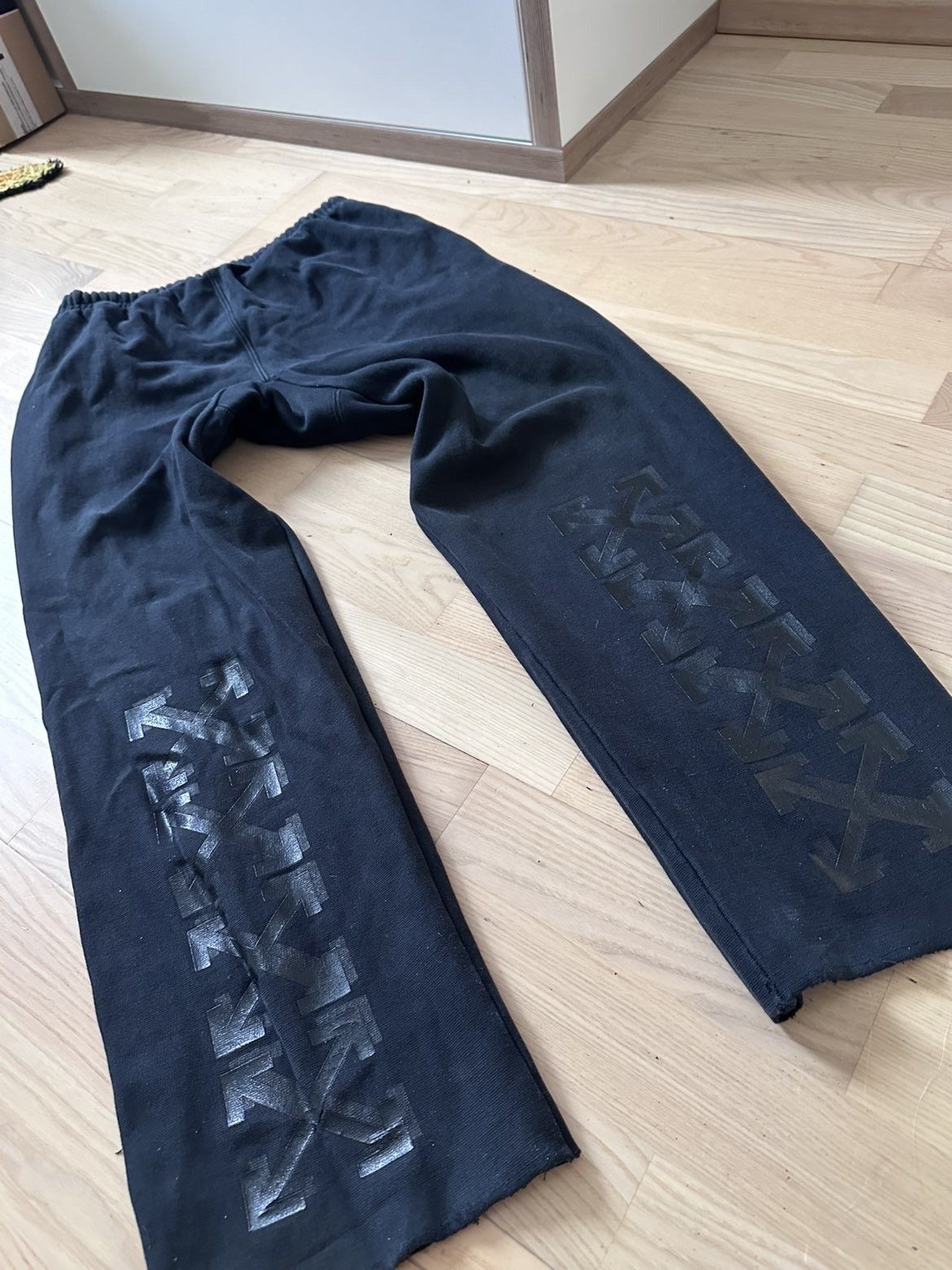 Off-White Off-White x Champion sweatpants Size US 29 - 2 Thumbnail