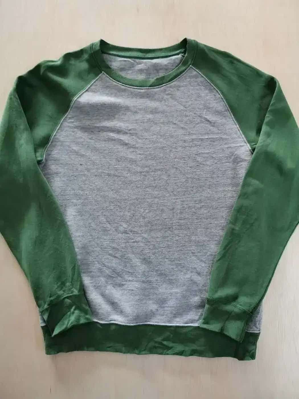 Japanese Brand Vintage Uniqlo Sweatshirt Size US L / EU 52-54 / 3 - 1 Thumbnail