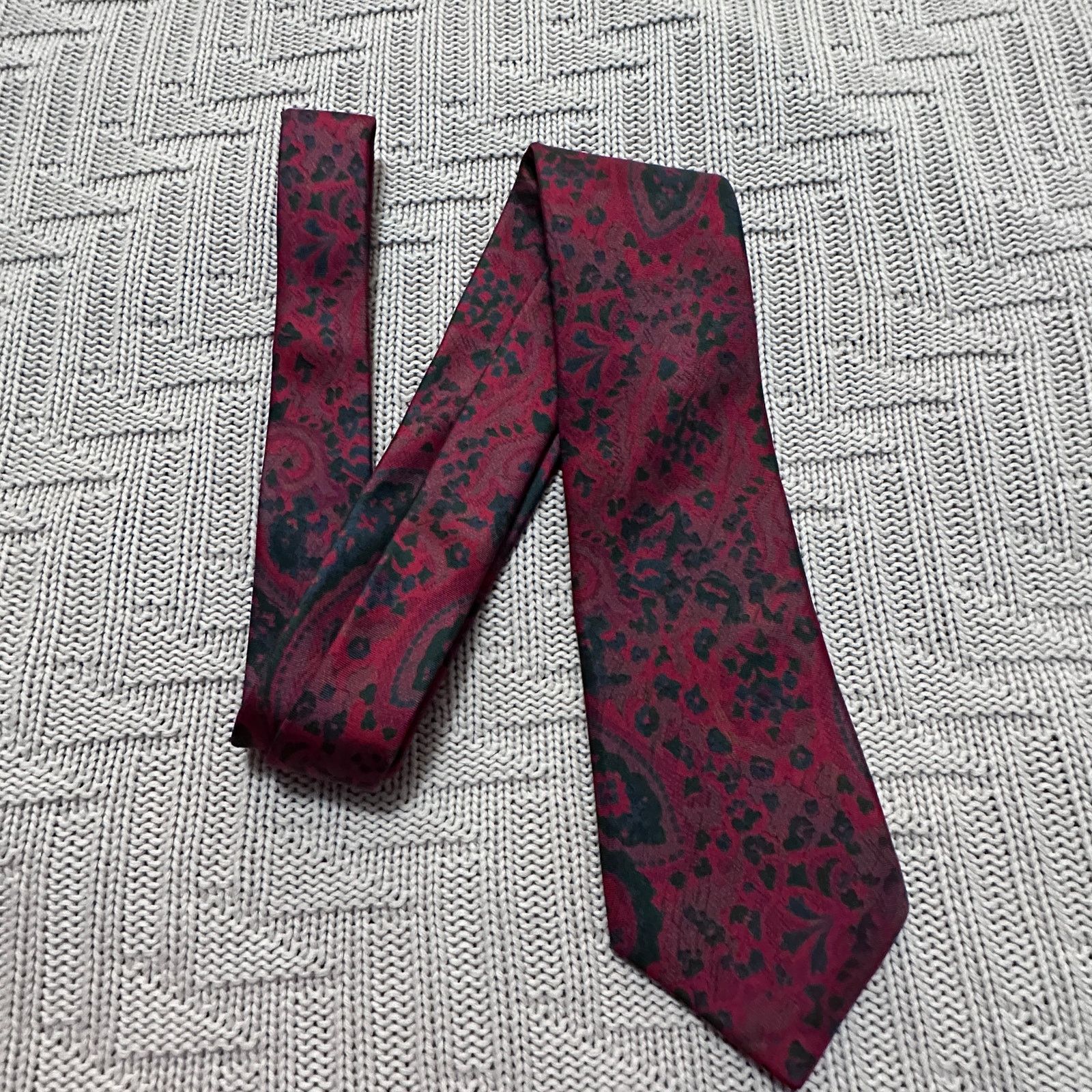 Vintage Vintage Phil Roberts red paisley silk tie Size ONE SIZE - 1 Thumbnail