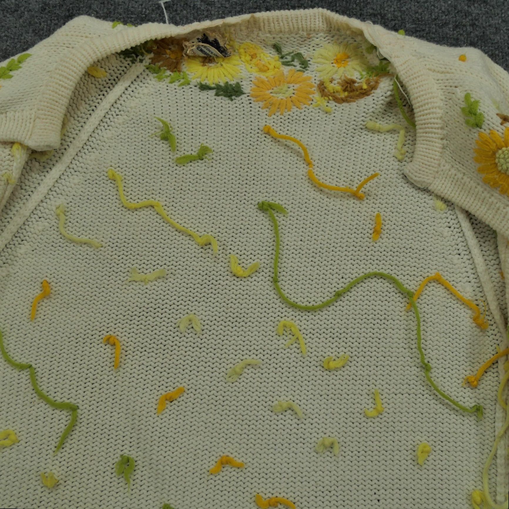 Vintage VINTAGE Flower Cardigan Sweater Womens L Beige Crew Neck Long Sleeve Knit Size L / US 10 / IT 46 - 7 Thumbnail