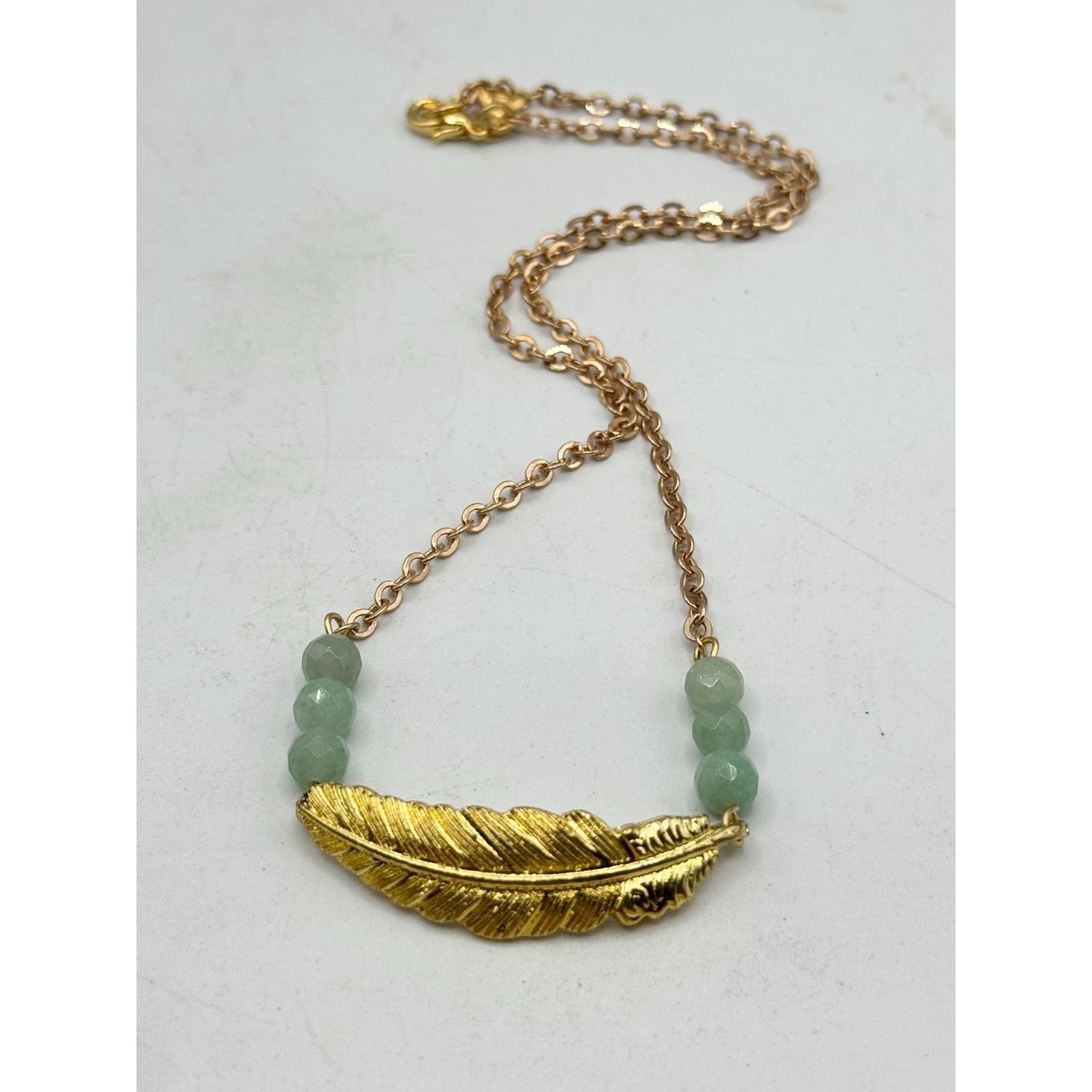 Vintage Vintage feather green semi precious bead necklace Size ONE SIZE - 4 Thumbnail