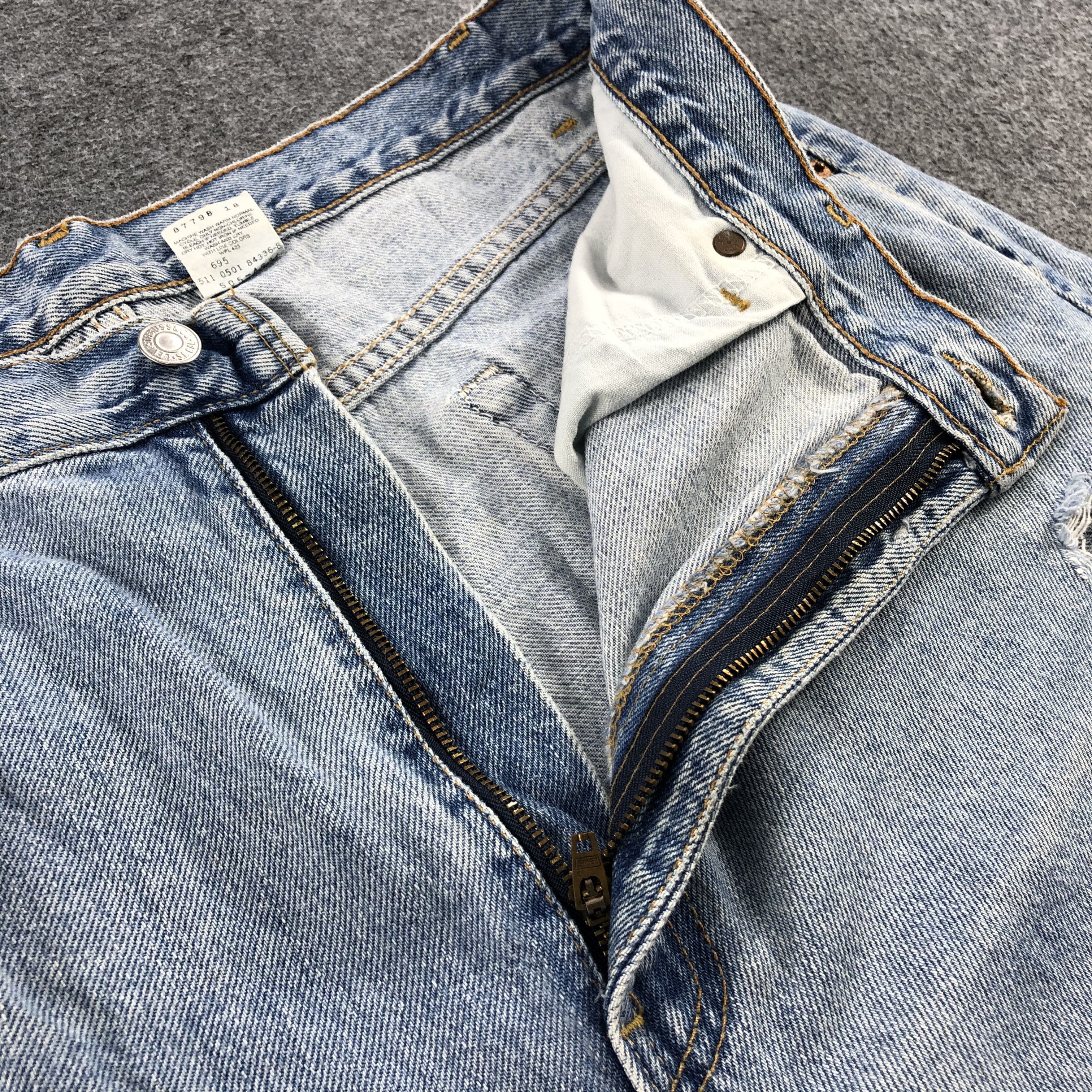 Levi's × Vintage Vintage 90s Light Wash Levis 505 Jeans-JM718 Size US 34 / EU 50 - 7 Thumbnail