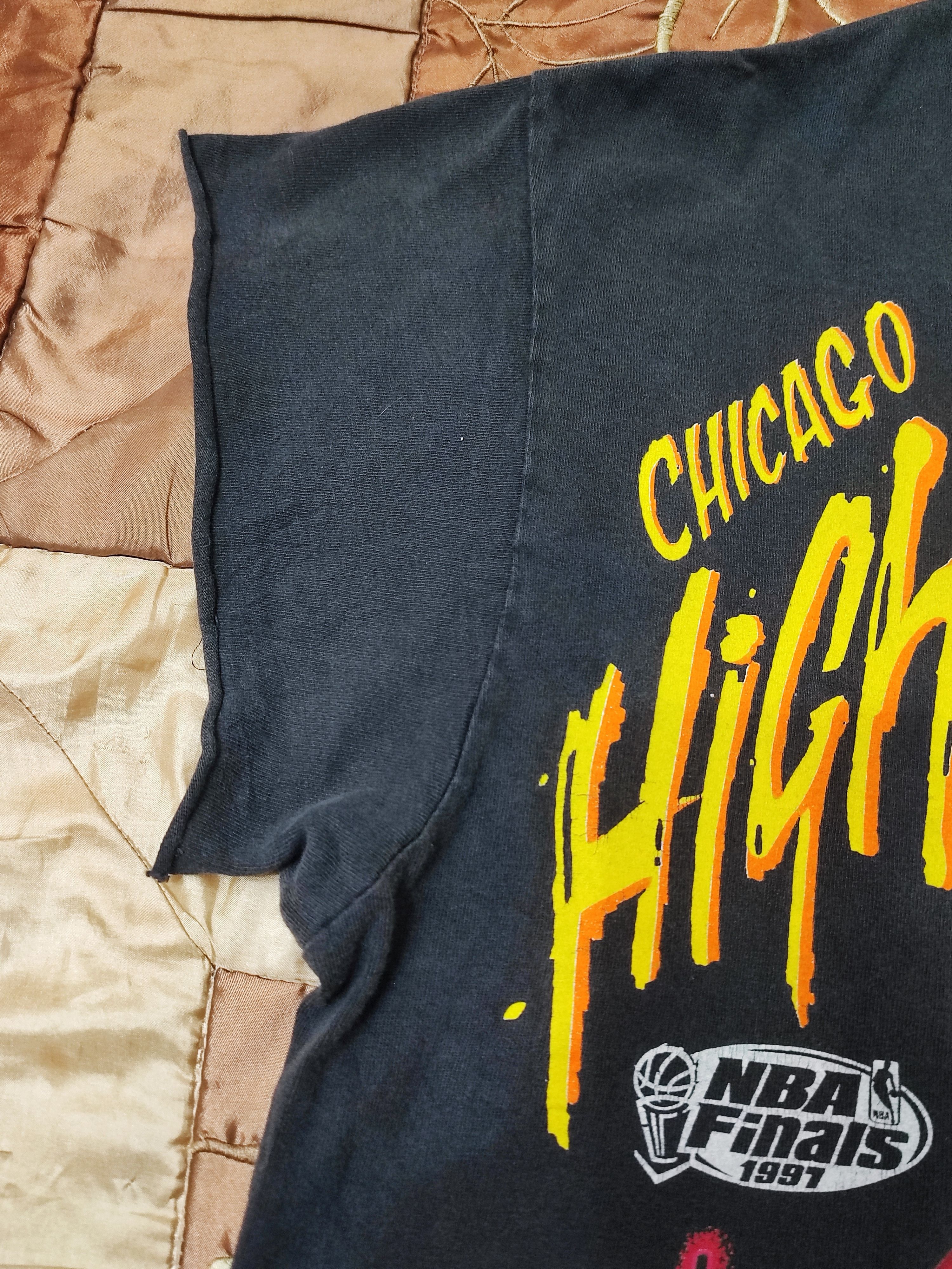 NBA × Vintage Crazy Distressed T-Shirt Vintage 90's Chicago Bulls Size US XL / EU 56 / 4 - 7 Thumbnail