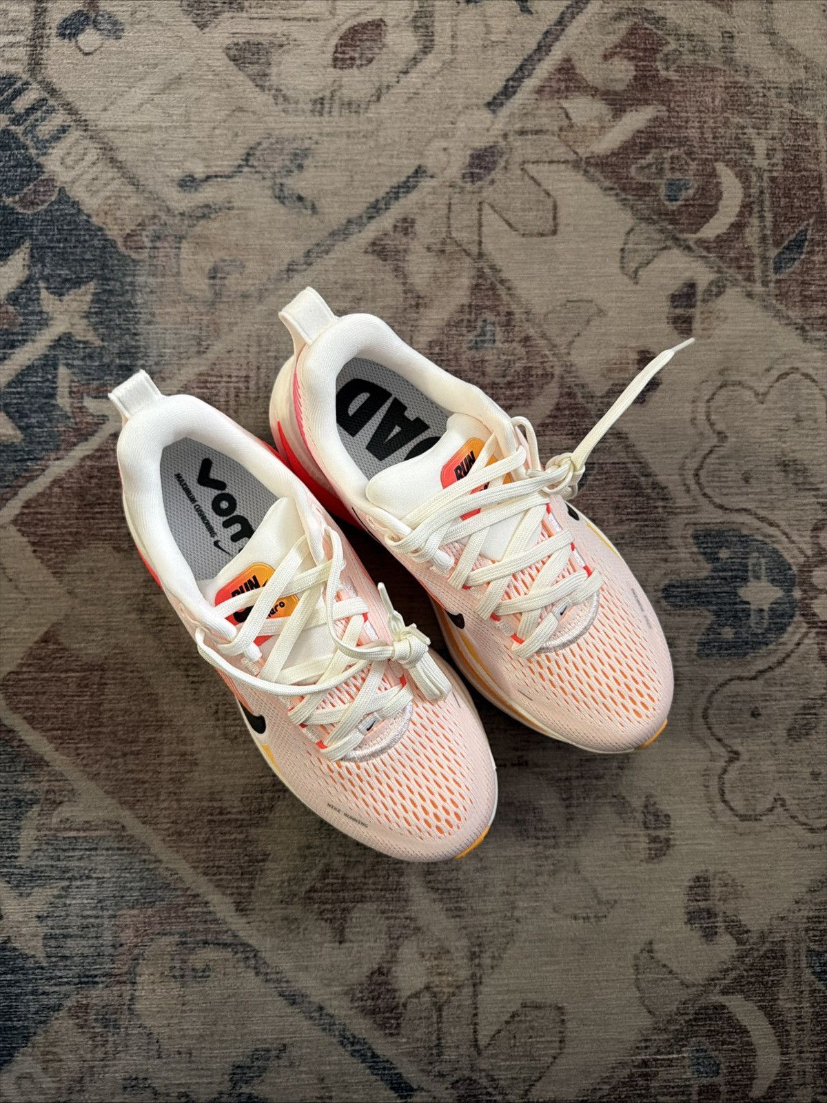 Nike Nike Vomero 18 Size US 5.5 / IT 35.5 - 3 Thumbnail