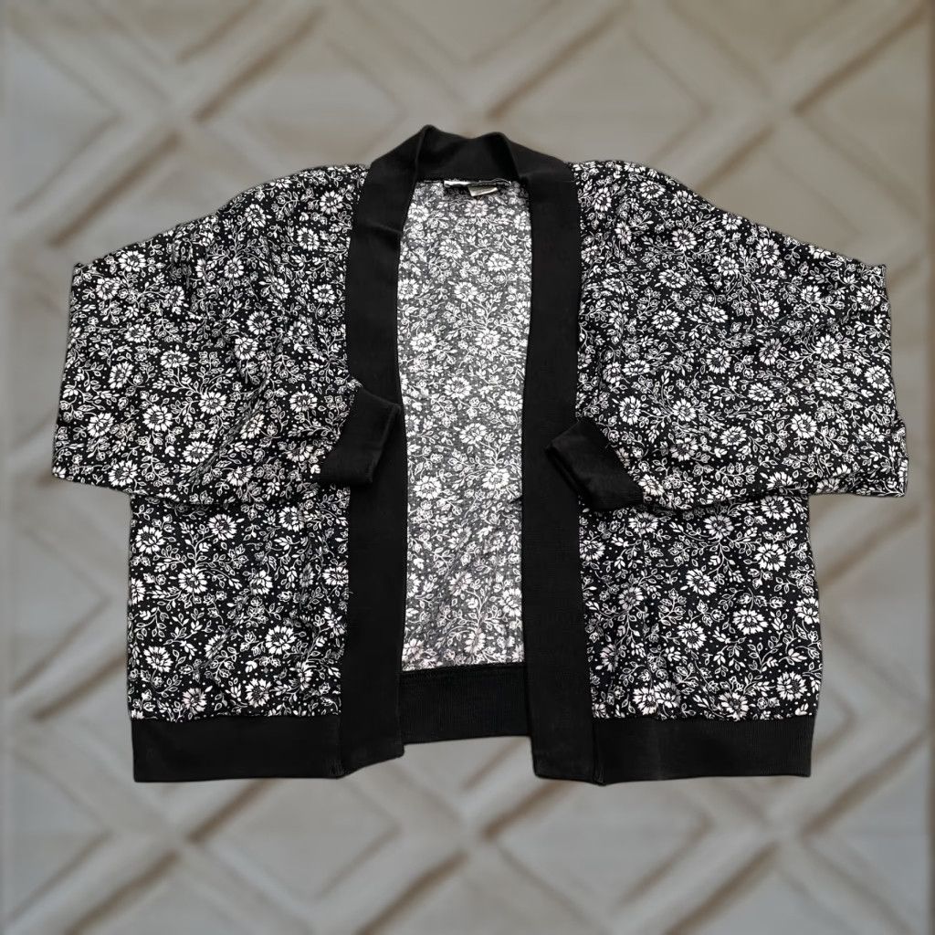 Catalina Catalina Open Cardigan Sweatshirt Womens 8 Black Floral Casual Outdoor Cardigan Shoes? Size M / US 6-8 / IT 42-44 - 1 Thumbnail