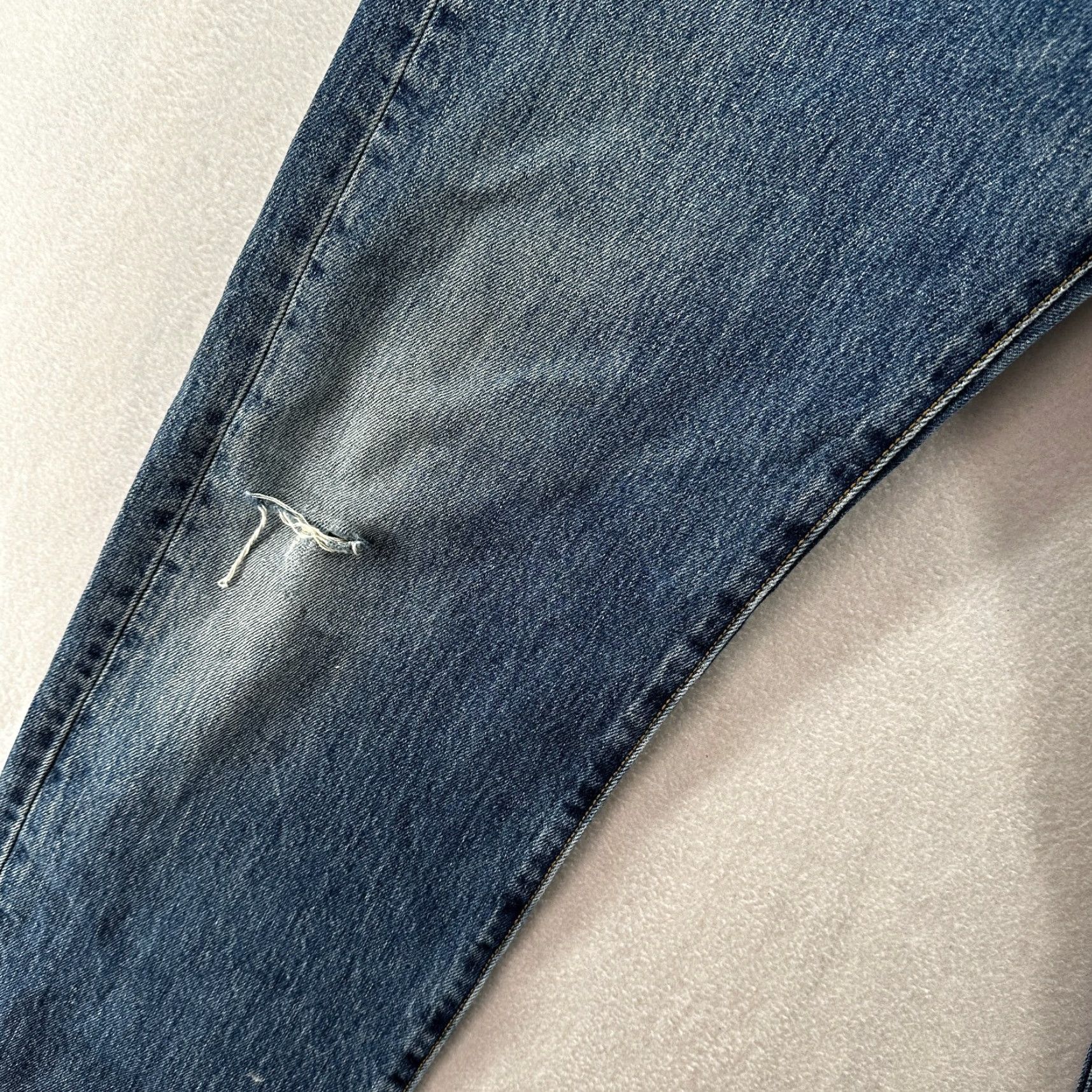 Levi's VINTAGE Levi's 501 Jeans Button Fly Denim Blue Straight Leg 34x32 Men Regular Belt Loops Leather Logo USA 501 Series Size US 34 / EU 50 - 3 Thumbnail