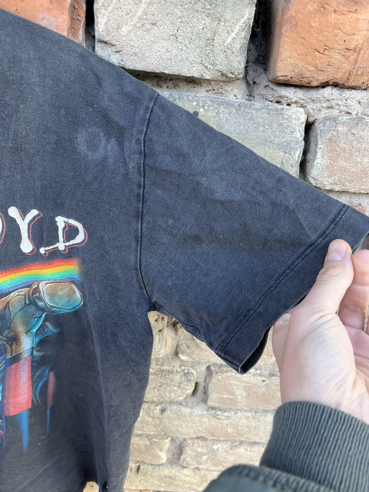 Band Tees × Pink Floyd × Vintage Vintage Pink Floyd The Wall Thrashed Distressed T Shirt Tee Size US M / EU 48-50 / 2 - 7 Thumbnail