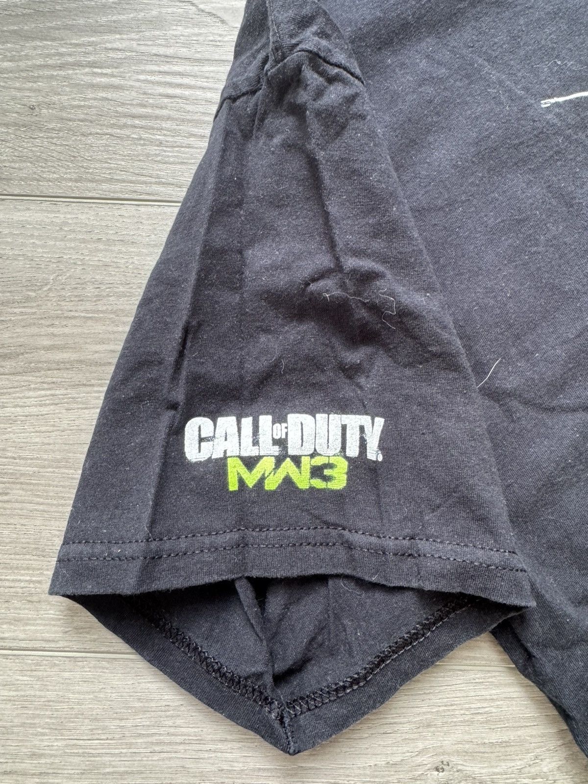 Vintage MW3 promo tee Size US XL / EU 56 / 4 - 2 Thumbnail