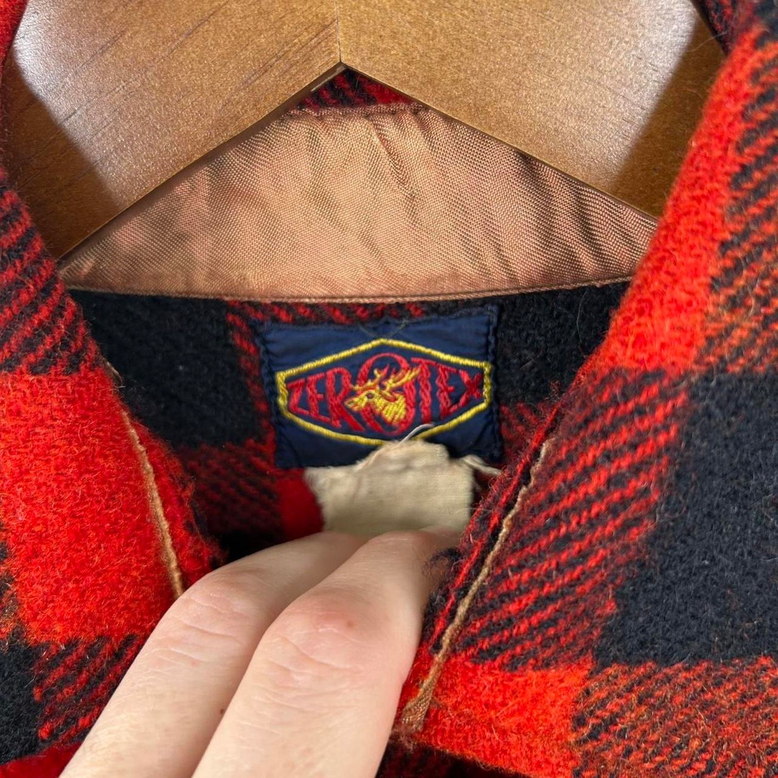 Other Vintage 90's Plaid Red & Black 100% Wool Button-Up Large Size US L / EU 52-54 / 3 - 5 Thumbnail