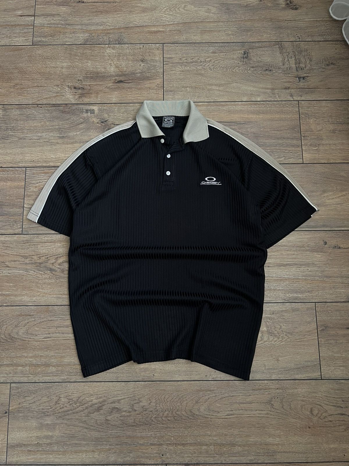Oakley Oakley Vintage Small Logo Polo Shirt Size US L / EU 52-54 / 3 - 1 Thumbnail