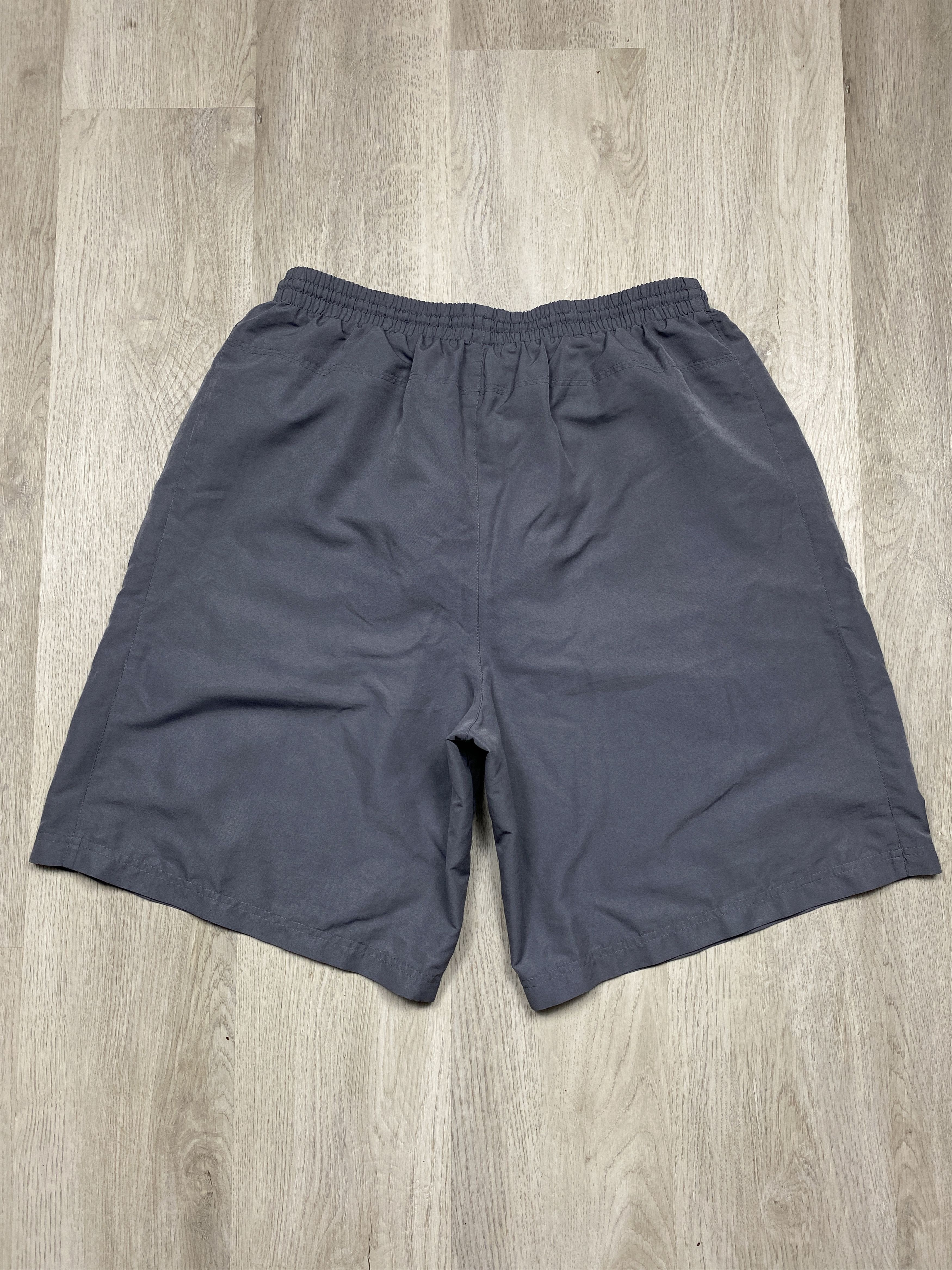 Umbro Umbro Vintage Mens Nylon Shorts Size US 38 / EU 54 - 8 Thumbnail