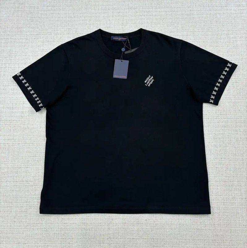 Louis Vuitton Louis Vuitton Black Embroidered Summer T-Shirt 0089 Size US XL / EU 56 / 4 - 1 Thumbnail
