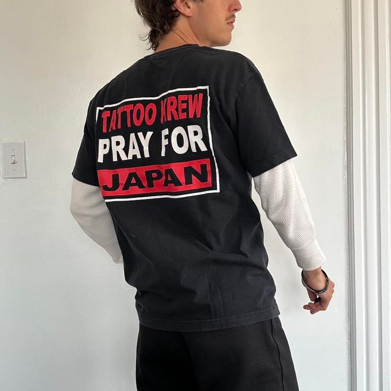 Vintage Vintage 00s Black Cotton Tattoo Empire Pray For Japan Shirt Size US L / EU 52-54 / 3 - 8 Thumbnail