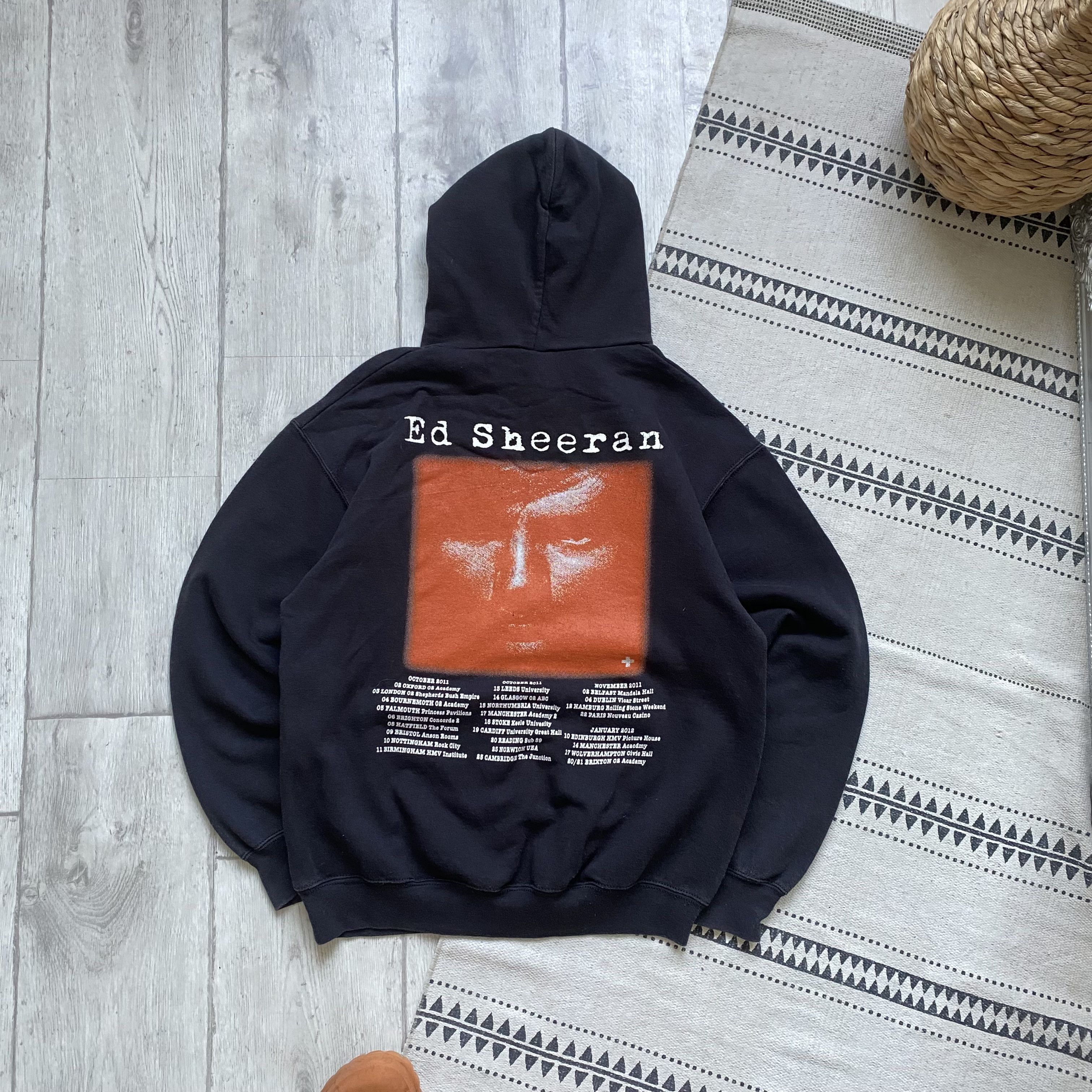 Band Tees 🎸 Vintage Ed Sheeran Tour hoodie Y2K music AC DC Metallica Size US S / EU 44-46 / 1 - 8 Thumbnail