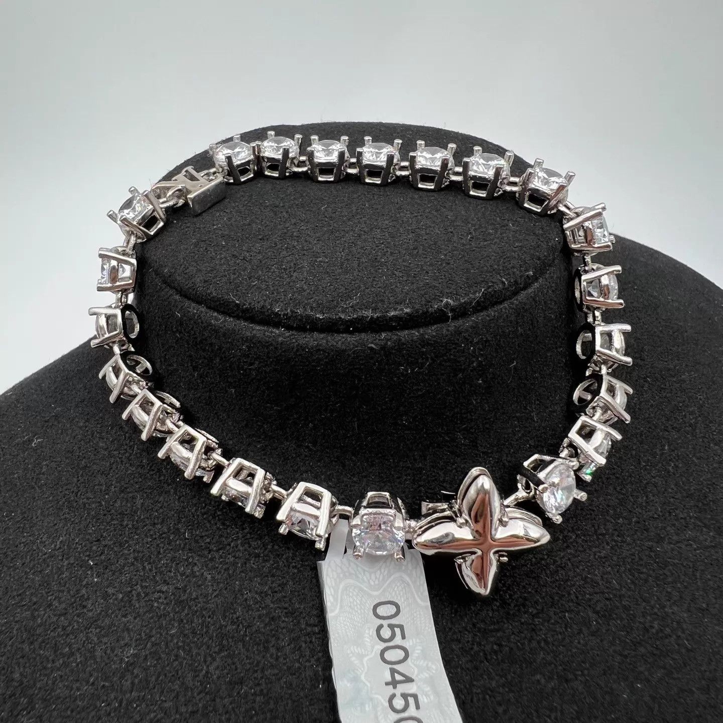 LV crystals white flower clasp bracelet L new