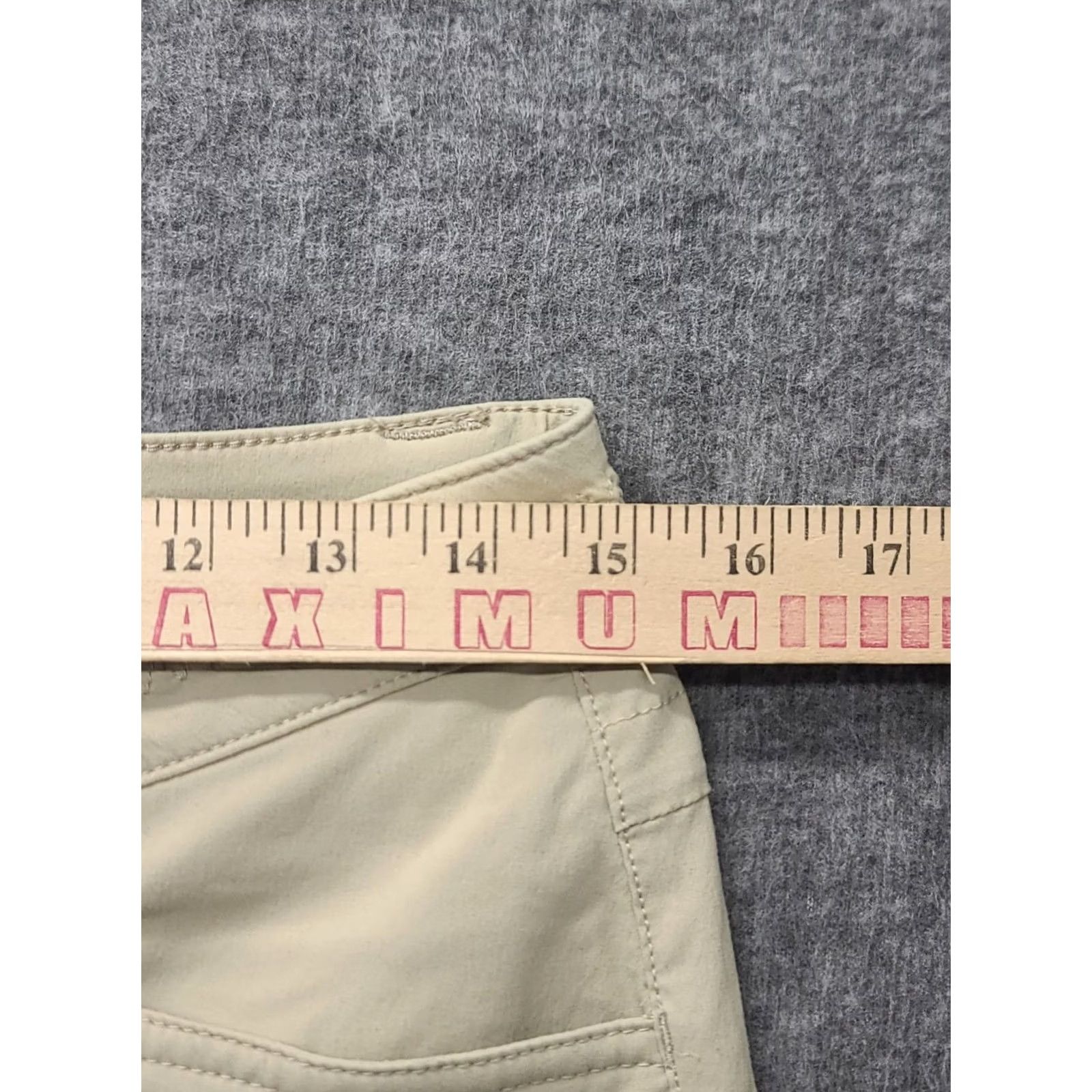 Eddie Bauer Eddie Bauer Travex Capris Womens 8 Capris Beige Nylon Moisture Wicking Pockets Travel Spring Summer Fall Casual Workwear Mens? Ladies? Size ONE SIZE - 3 Thumbnail