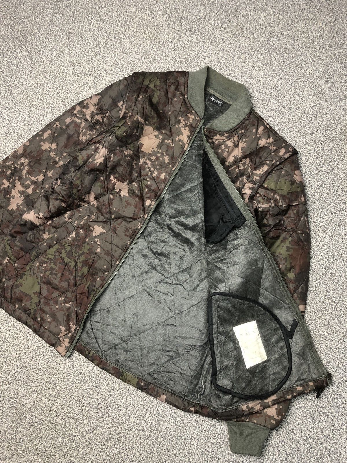 Japanese Brand × Vintage Vintage Hessed Camouflage Army Fullzipper Jacket Size US L / EU 52-54 / 3 - 2 Thumbnail
