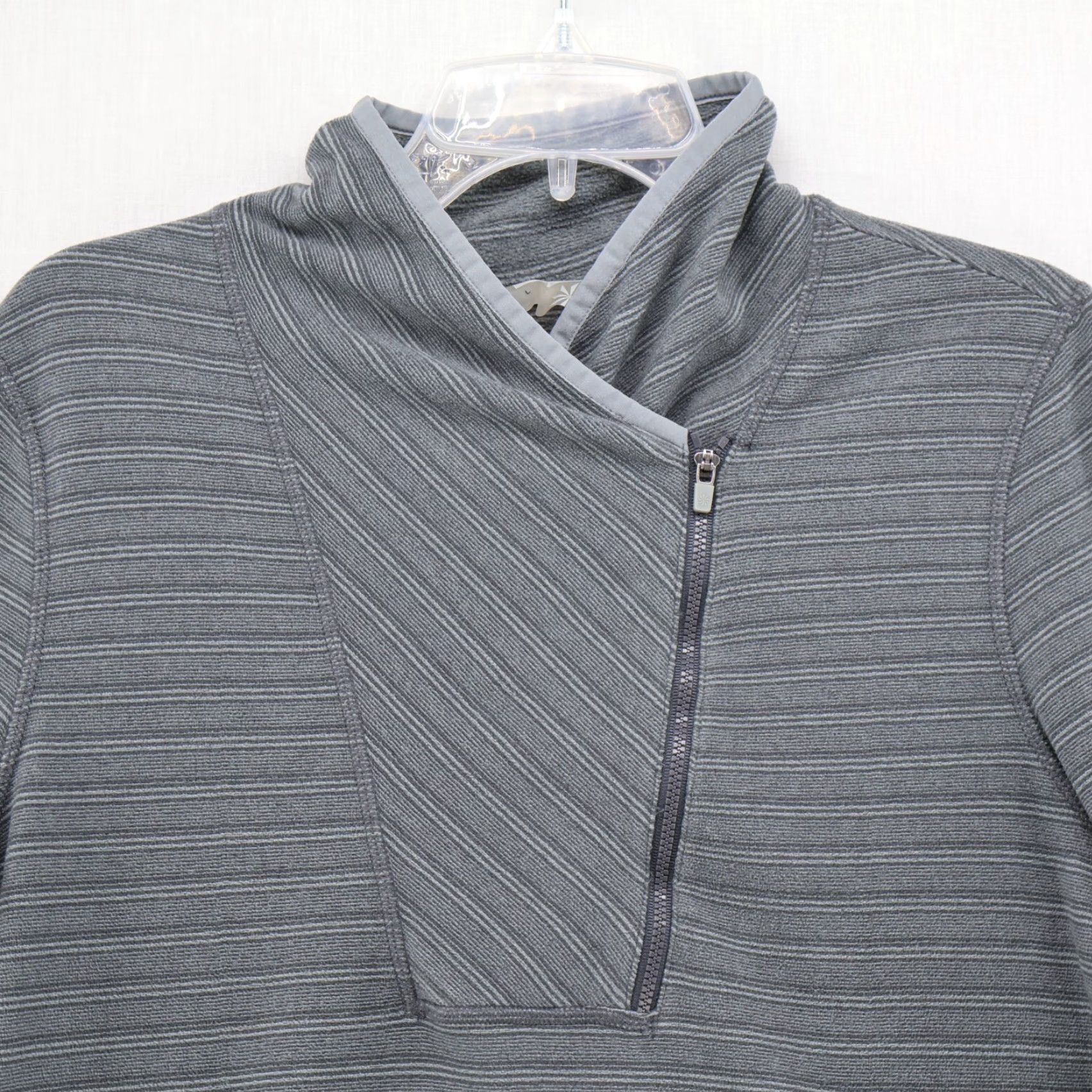Athleta Athleta Stripe Strength 1/4 Zip Jacket Women's Large Gray Fleece Running Workout Size L / US 10 / IT 46 - 2 Thumbnail