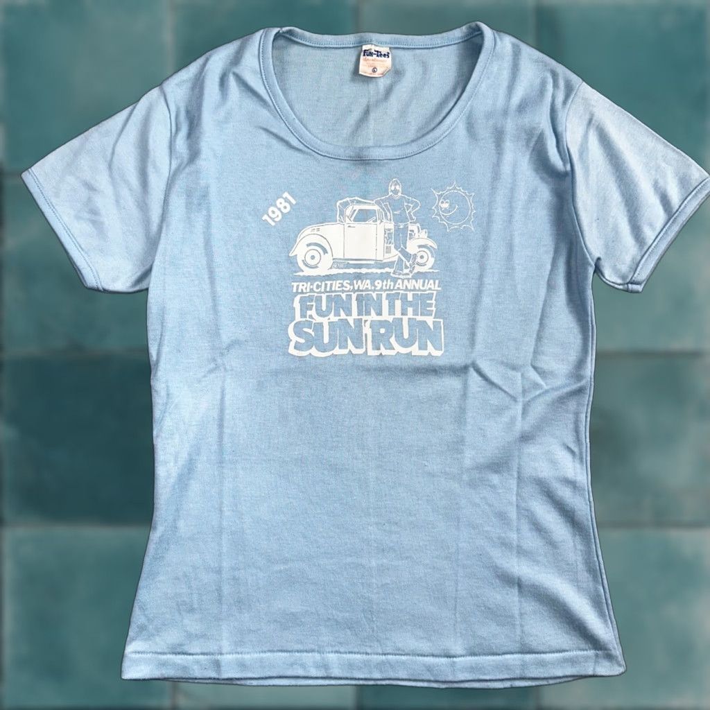 Vintage VINTAGE 1981 Oregon Fun in the Sun T-Shirt Womens Large Crew Neck Blue 80s Retro Cotton Tee Size L / US 10 / IT 46 - 1 Thumbnail
