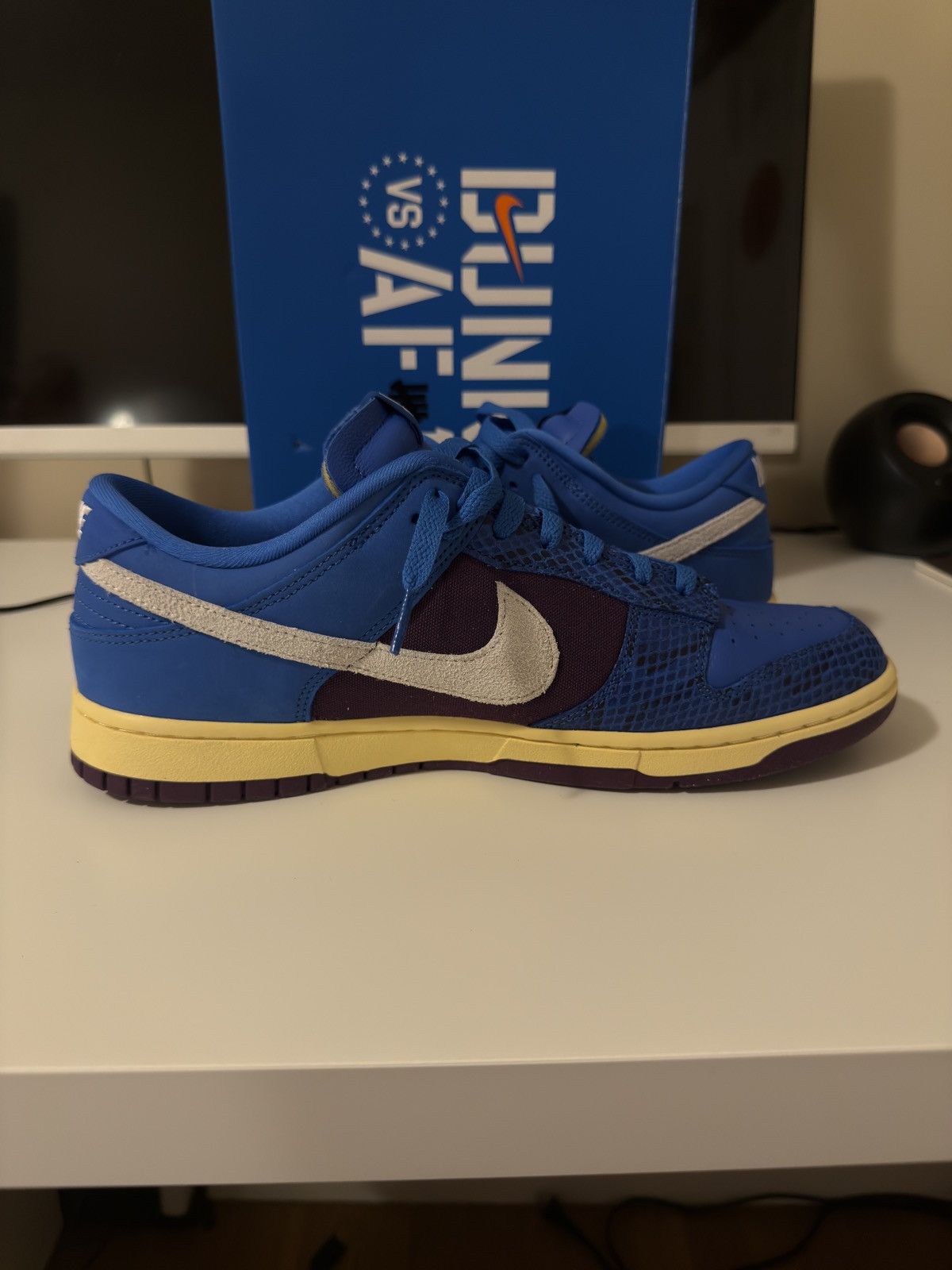 Nike × Undefeated Undefeated x Dunk Low SP ‘5 On It’ Size US 11.5 / EU 44-45 - 6 Thumbnail