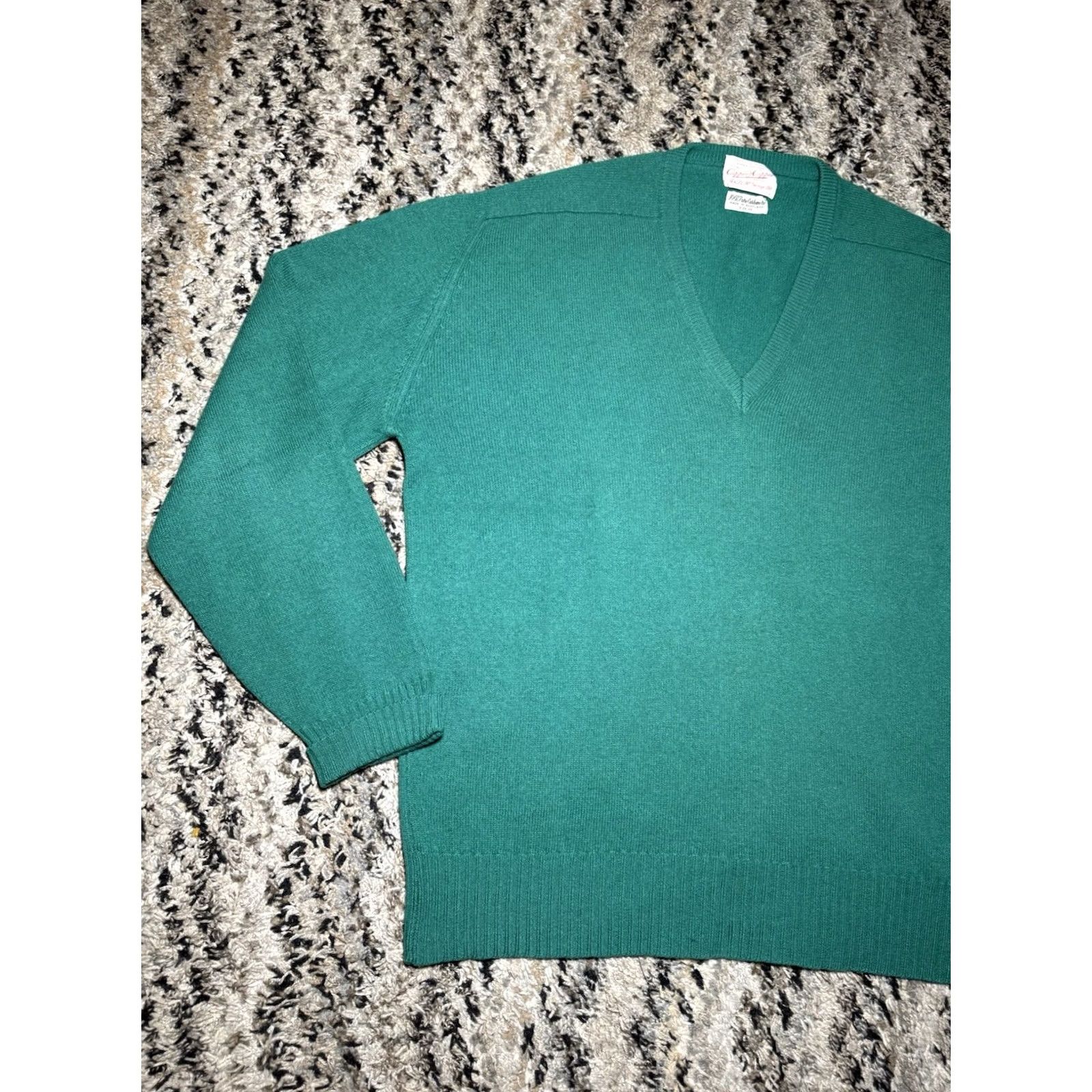George VINTAGE Capper McGeorge 100% Cashmere Cardigan Kelly Green Made Scotland Mens 44 Casual 1970s Grunge Shirt/Cardigan Size US XXL / EU 58 / 5 - 2 Thumbnail