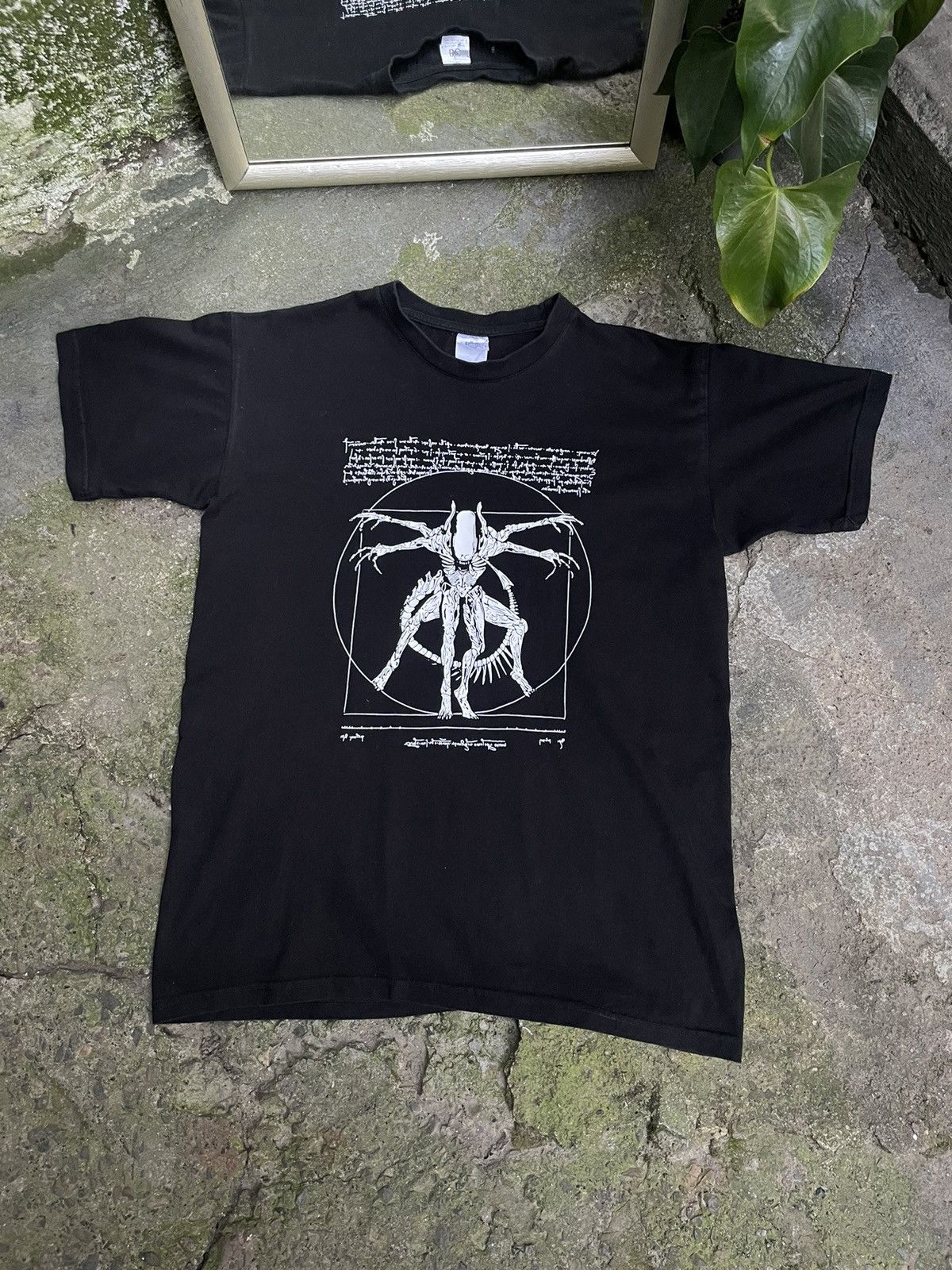 Expert Horror Vintage Alien Da Vinci T-Shirt 00’s Black Art RARE Size US M / EU 48-50 / 2 - 1 Thumbnail