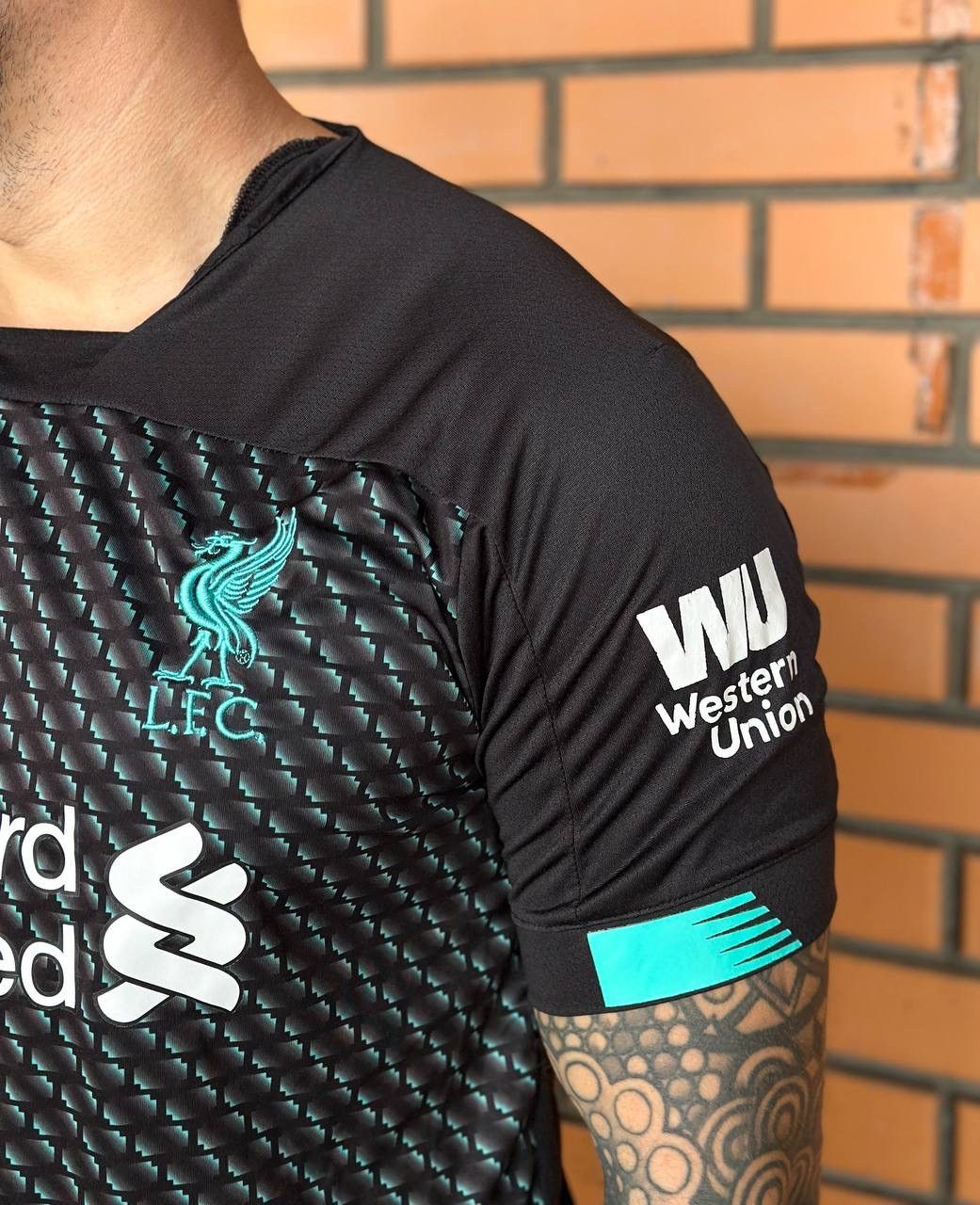 New Balance Liverpool FC New Balance Jersey Men L Standard Chartered Size US L / EU 52-54 / 3 - 3 Thumbnail
