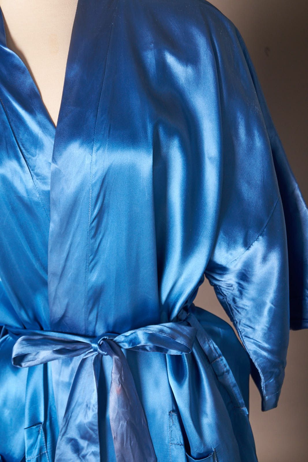 Vintage 1970s Blue Shiny Smoking Countess Mara Robe Size ONE SIZE - 6 Thumbnail