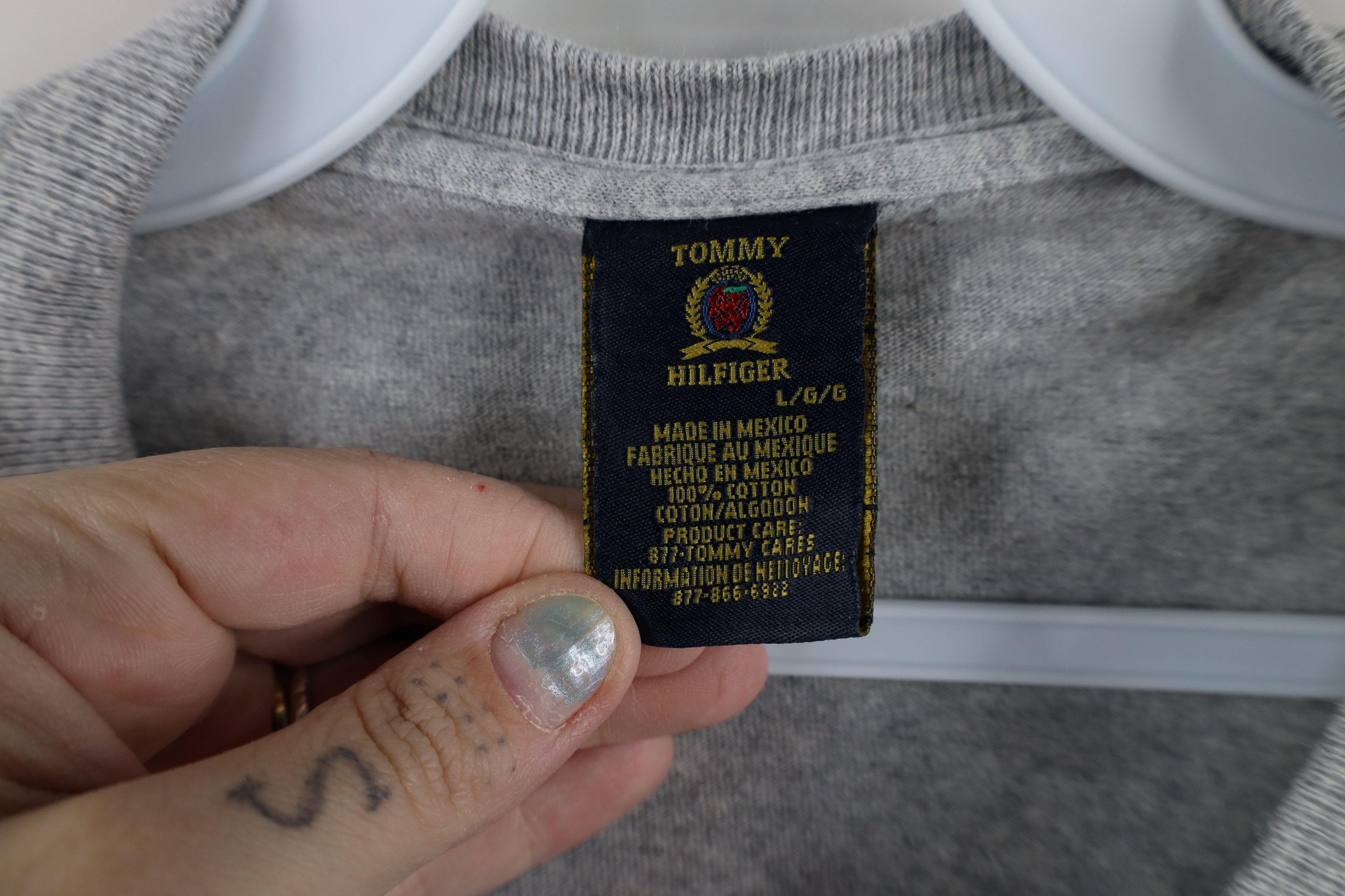 Tommy Hilfiger × Vintage Vintage 90s Tommy Hilfiger Out Long Sleeve T-Shirt Gray Size US L / EU 52-54 / 3 - 7 Thumbnail