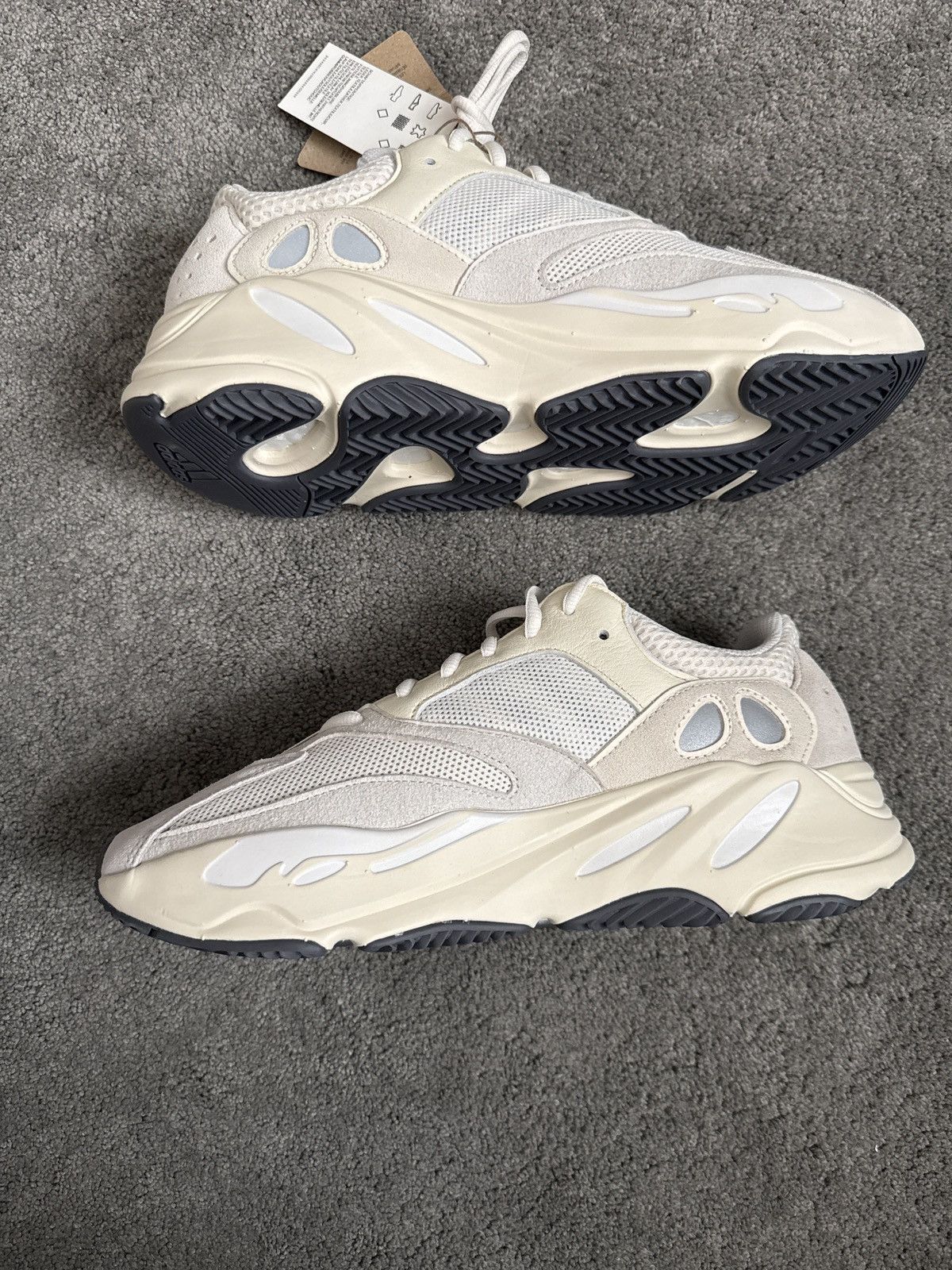 Yeezy Yeezy 700 analog Size US 10.5 / EU 43-44 - 10 Thumbnail