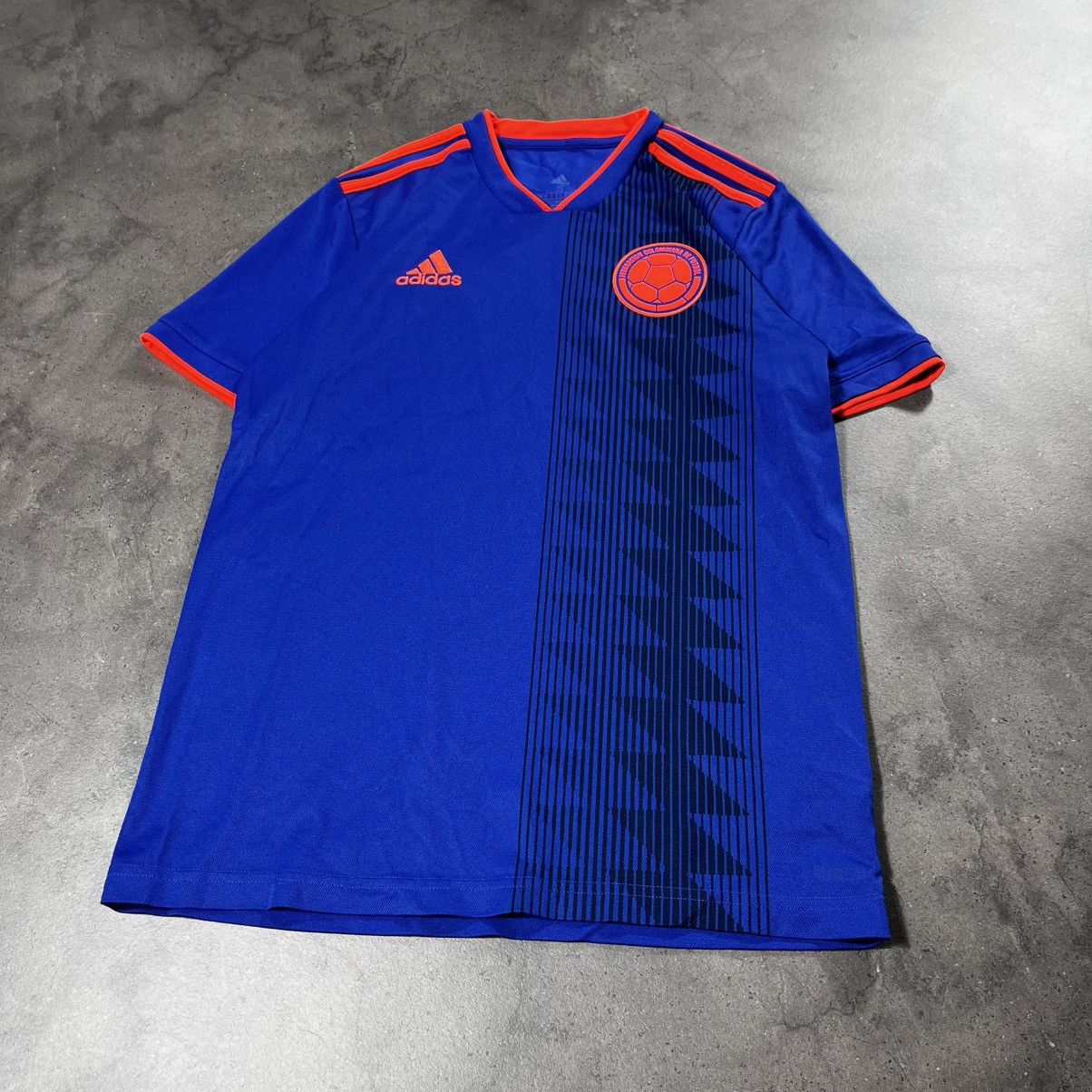 Adidas Adidas Vintage Columbia Soccer Jersey Tee Tshirt Blokecore Size US S / EU 44-46 / 1 - 2 Thumbnail