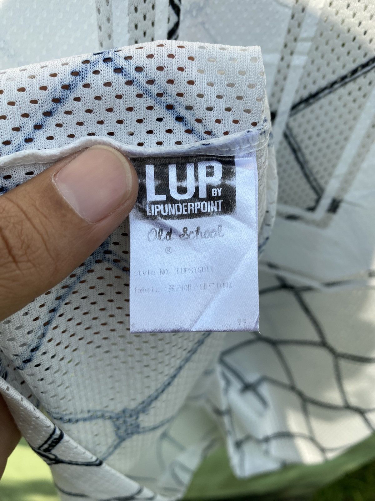 Japanese Brand LUP by LIPUNDERPOINT Old School 90 Tshirt Jersey Fence Print Size US L / EU 52-54 / 3 - 17 Thumbnail