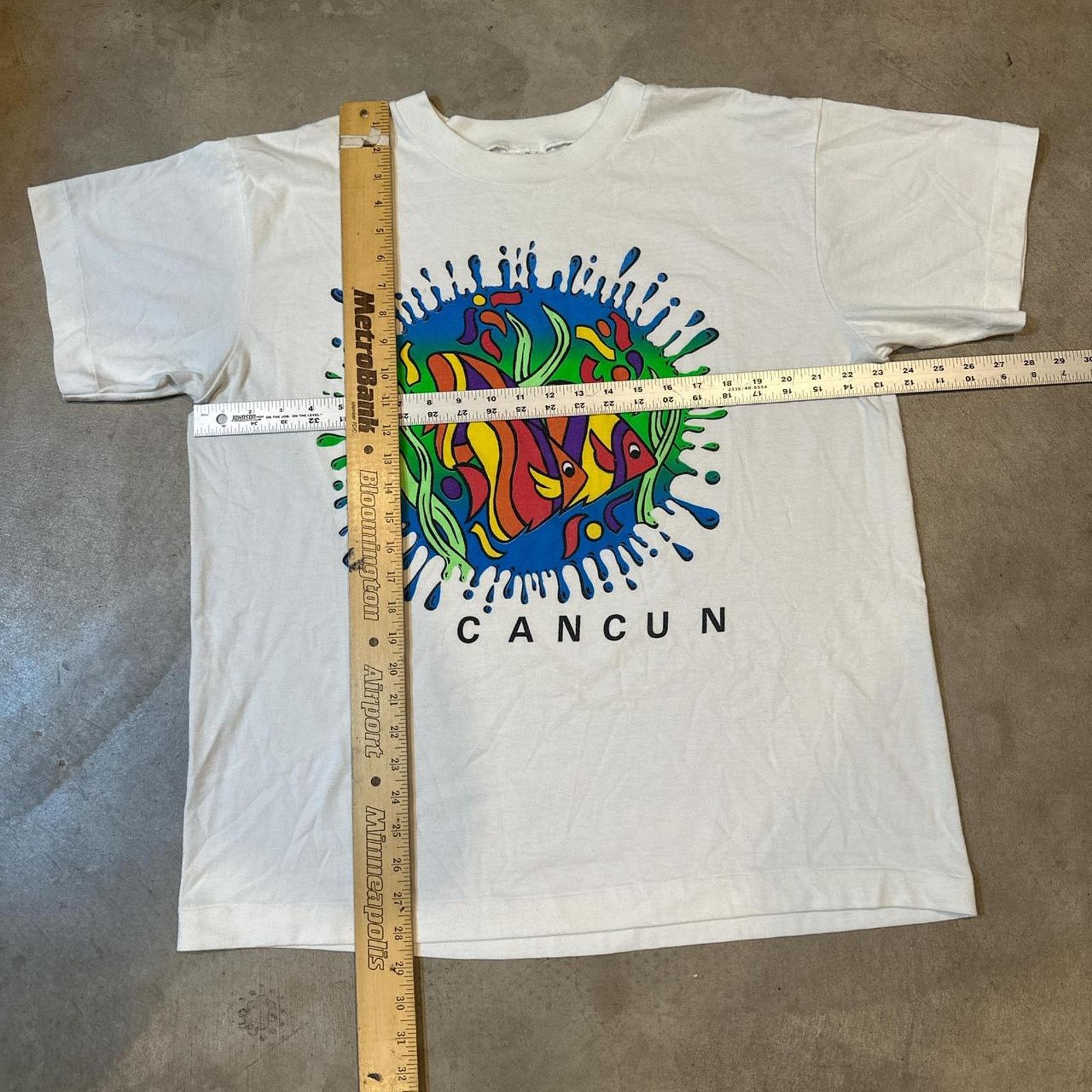 Vintage Vintage 90s Single-Stitch Cancun Fish Nature Shirt Size XL Size US XL / EU 56 / 4 - 5 Thumbnail