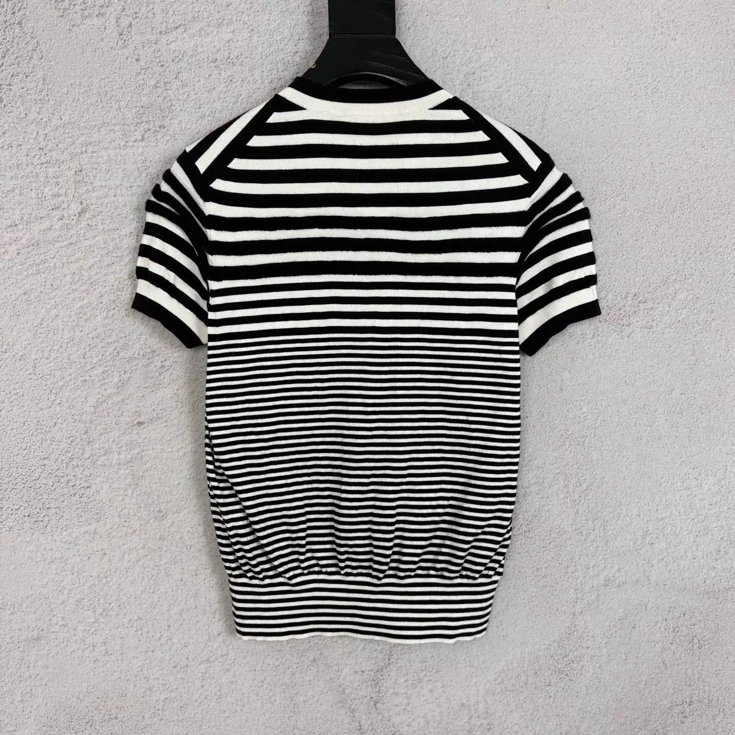 Louis Vuitton LV B&W Stripe Crewneck Knit SS Tee L New Size L / US 10 / IT 46 - 2 Thumbnail