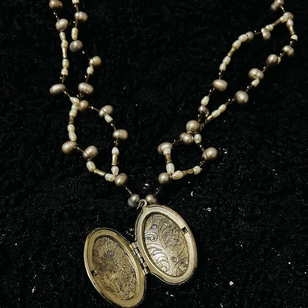 Designer Elegant Pearl and Locket Necklace Size ONE SIZE - 2 Thumbnail