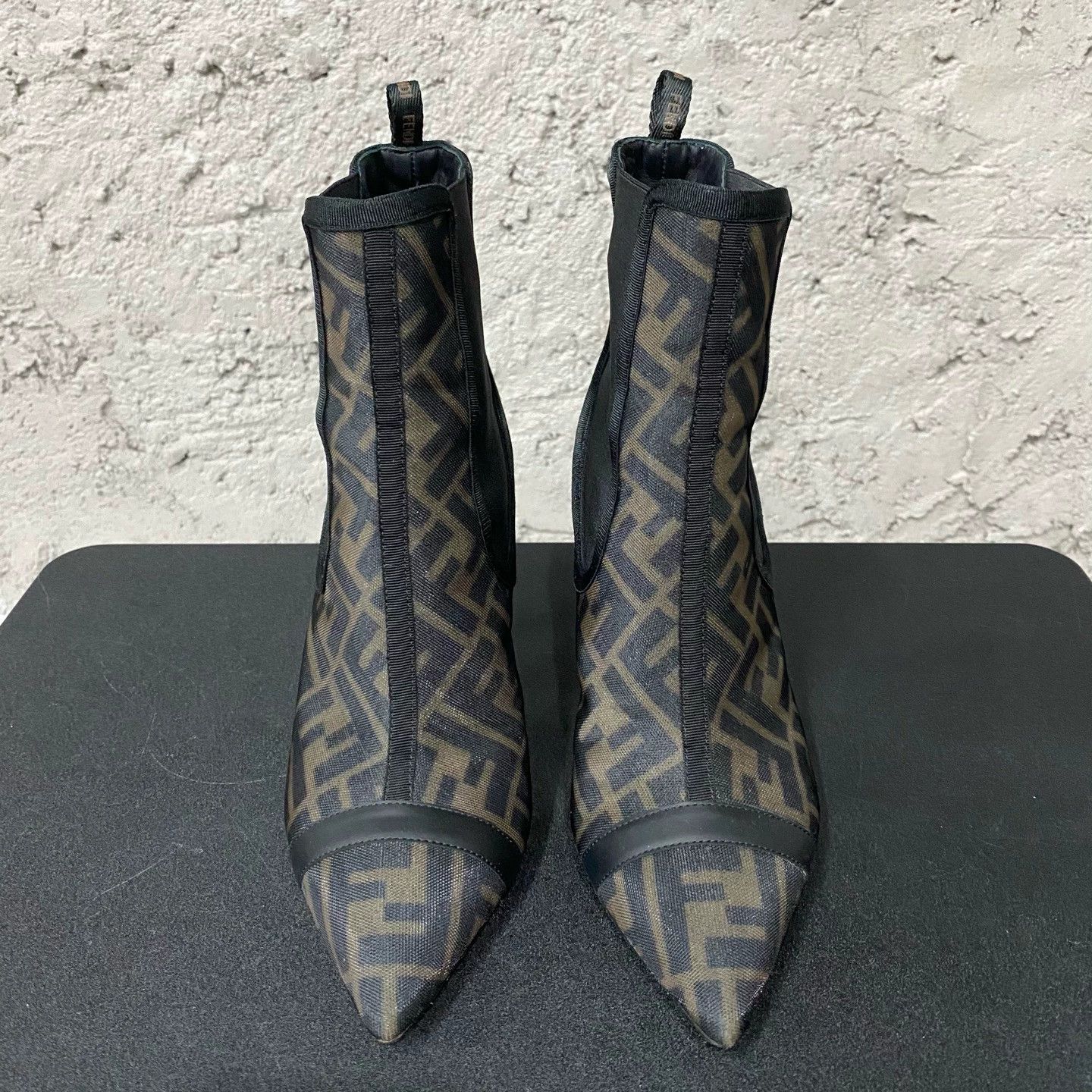 Fendi Fendi Monogram short boots size 36 Size US 5 / IT 35 - 6 Thumbnail