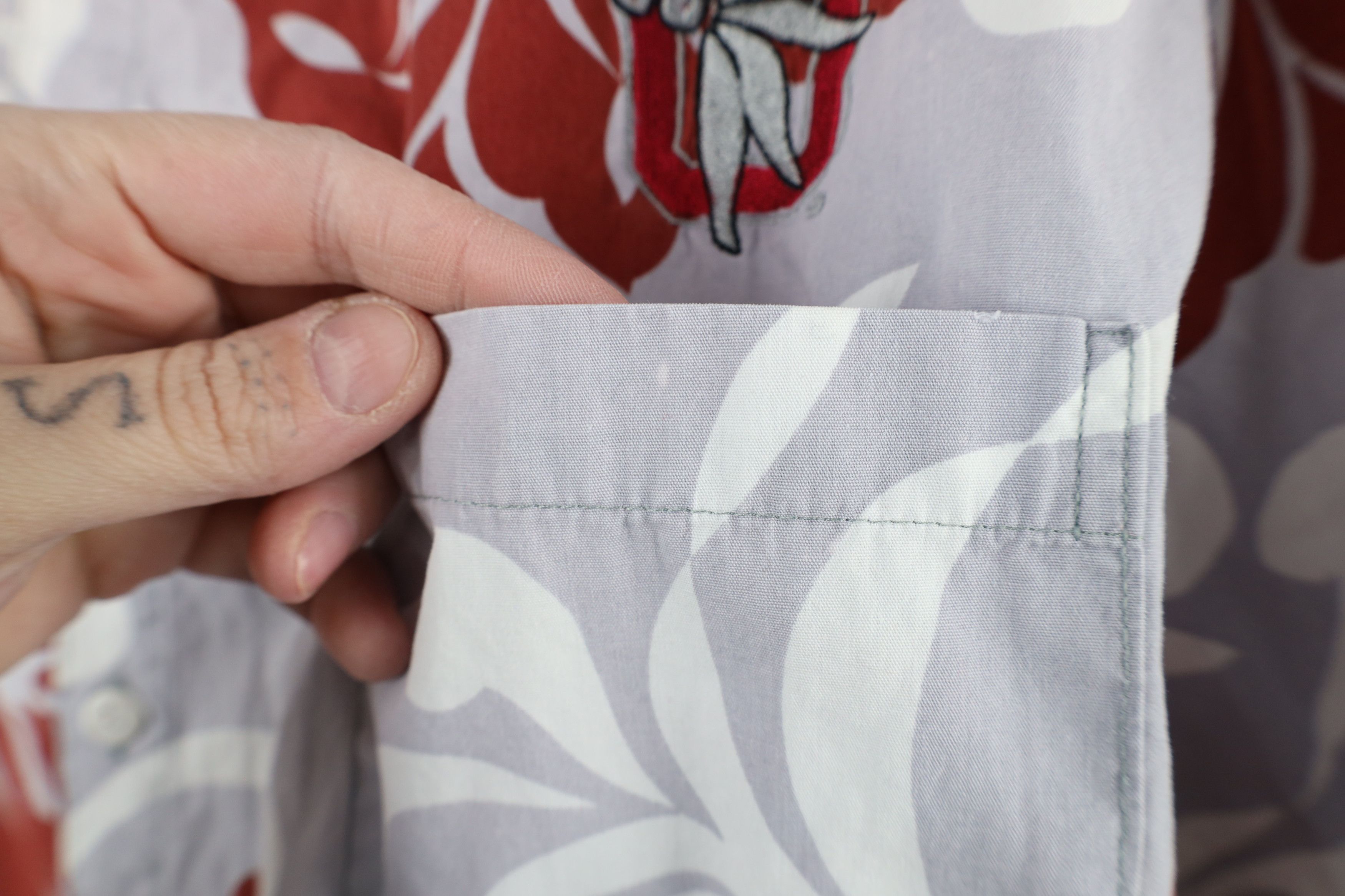Vintage Vintage 90s Ohio State University Hawaiian Button Shirt Size US XXL / EU 58 / 5 - 5 Thumbnail