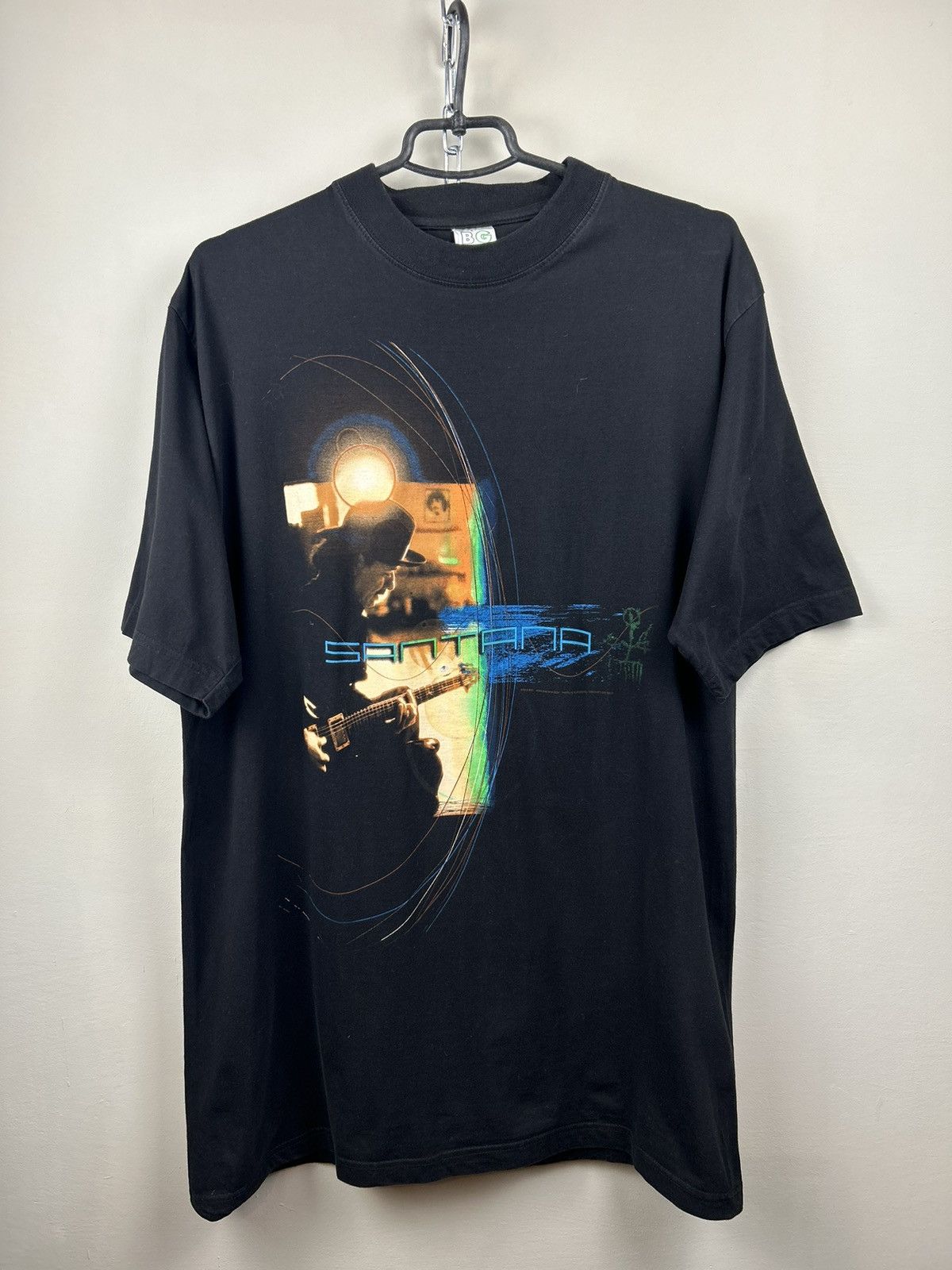 Vintage Vintage 2002 Carlos Santana All Is One Tour T-shirt Size US XL / EU 56 / 4 - 1 Thumbnail