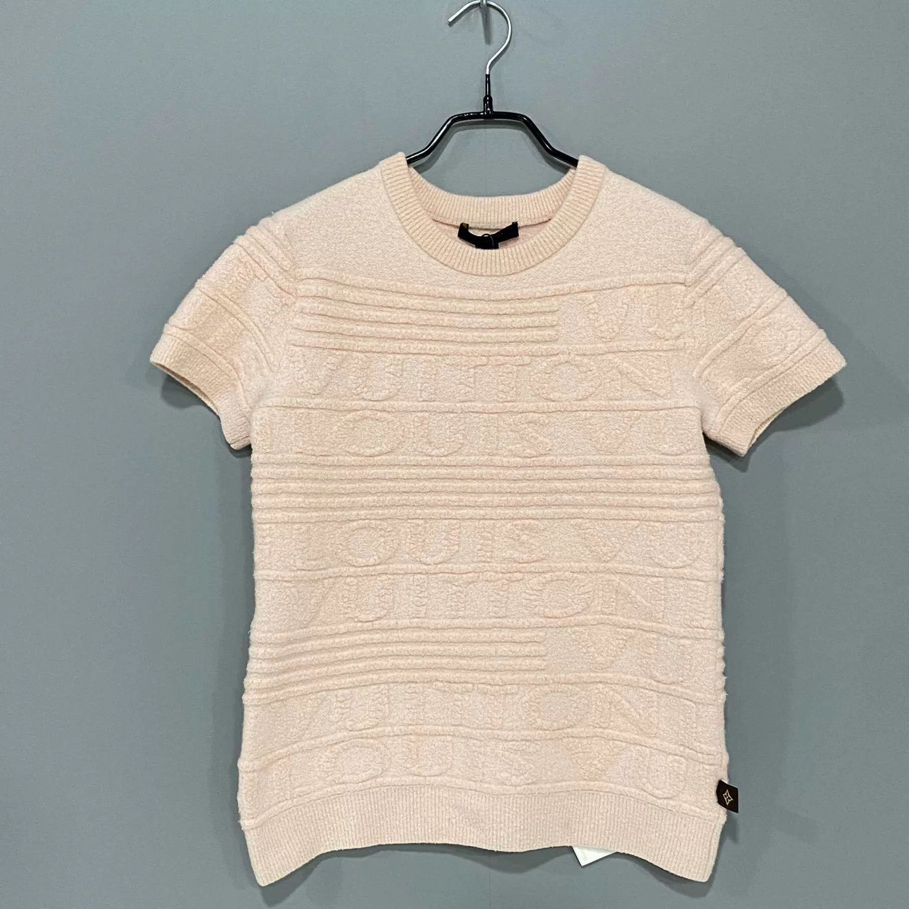 Louis Vuitton LV pink embossed logo short sleeve tee size m Size M / US 6-8 / IT 42-44 - 1 Thumbnail
