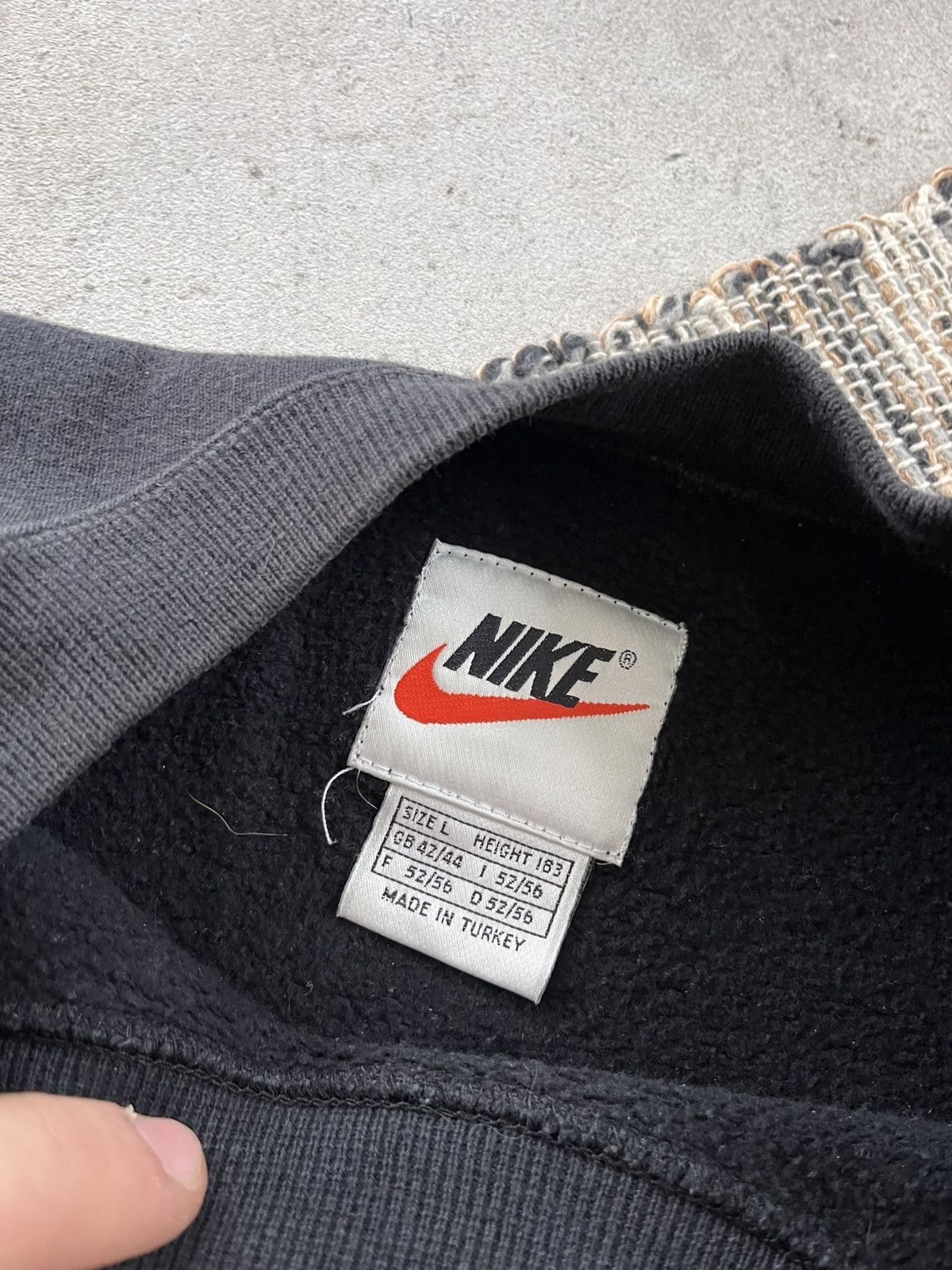 Nike 90s Vintage Nike Faded Black Boxy Fit sk8 blank Sweatshirt Size US L / EU 52-54 / 3 - 10 Thumbnail