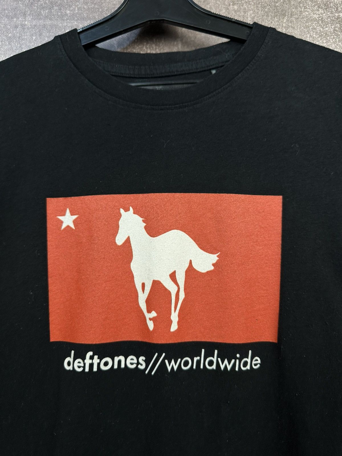 Band Tees Vintage Deftones white pony t shirt Size US S / EU 44-46 / 1 - 2 Thumbnail