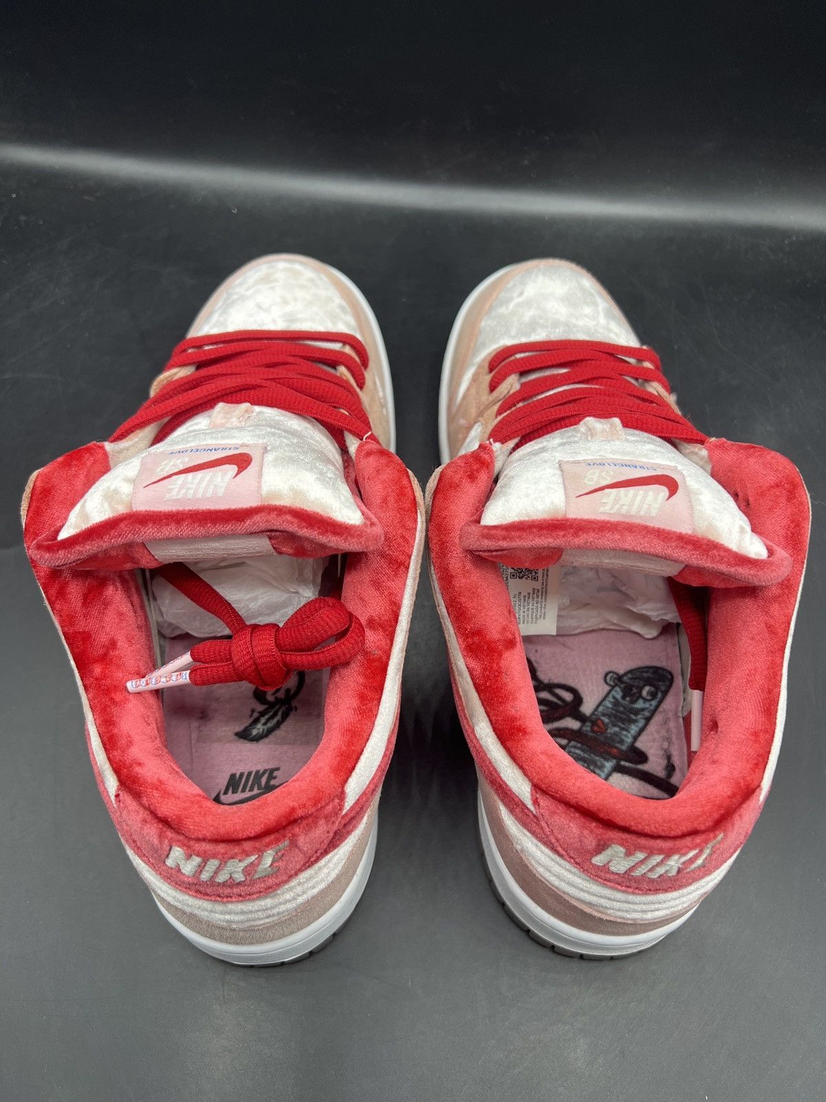 Nike Nike x StrangeLove SB Dunk Low 'Valentine's Day' Size 9 Size US 9 / EU 42 - 7 Thumbnail