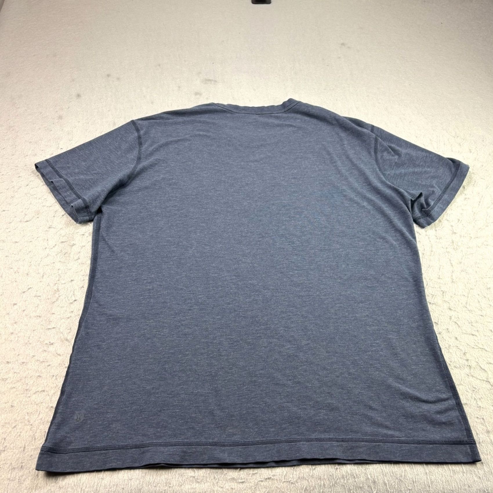 Lululemon Lululemon Commission Shirt Mens XL Blue Crew Neck Slim Fit Athleisure Shirt Size US XL / EU 56 / 4 - 4 Thumbnail