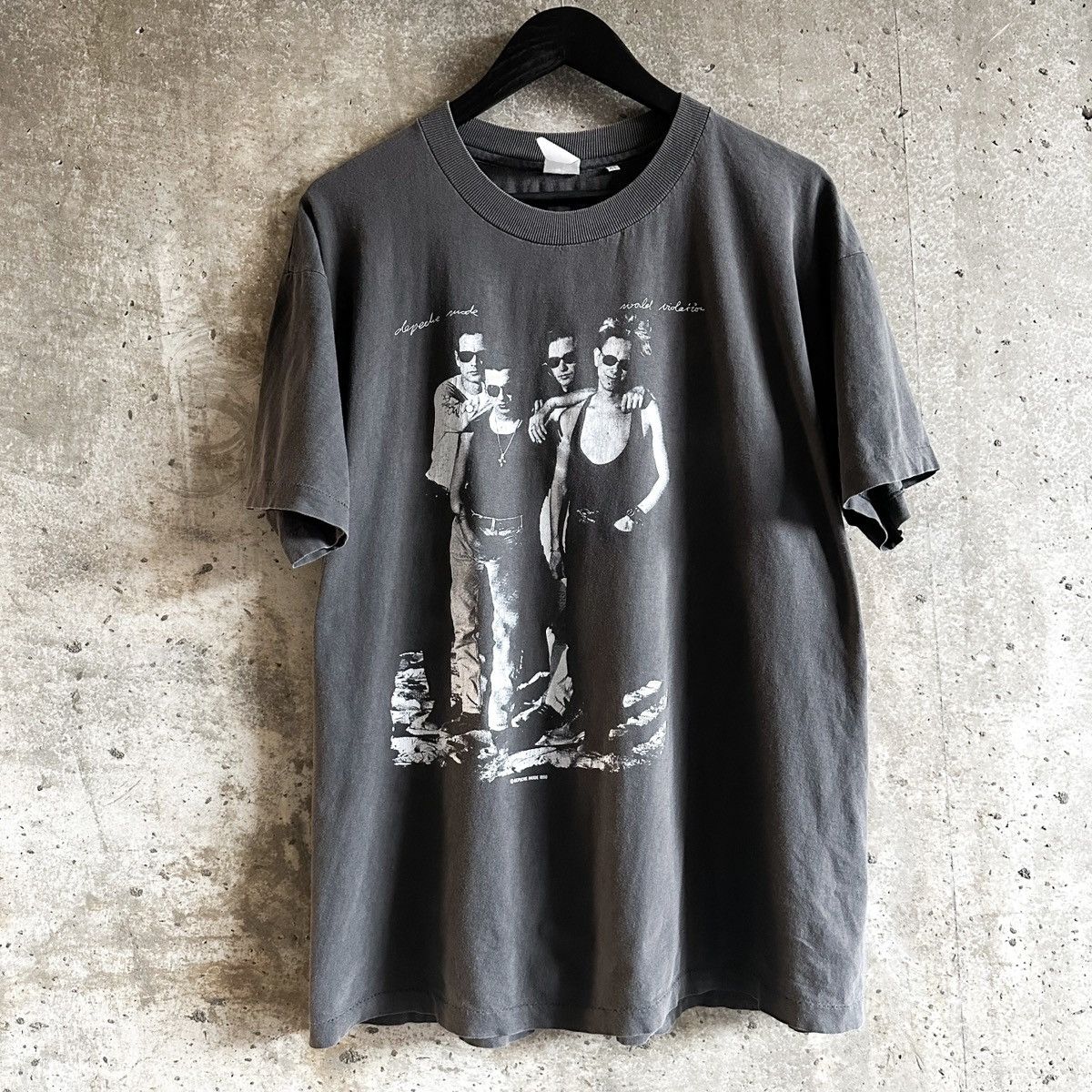 Vintage 90’s Vintage Faded Depeche Mode T Shirt Size US XL / EU 56 / 4 - 2 Thumbnail