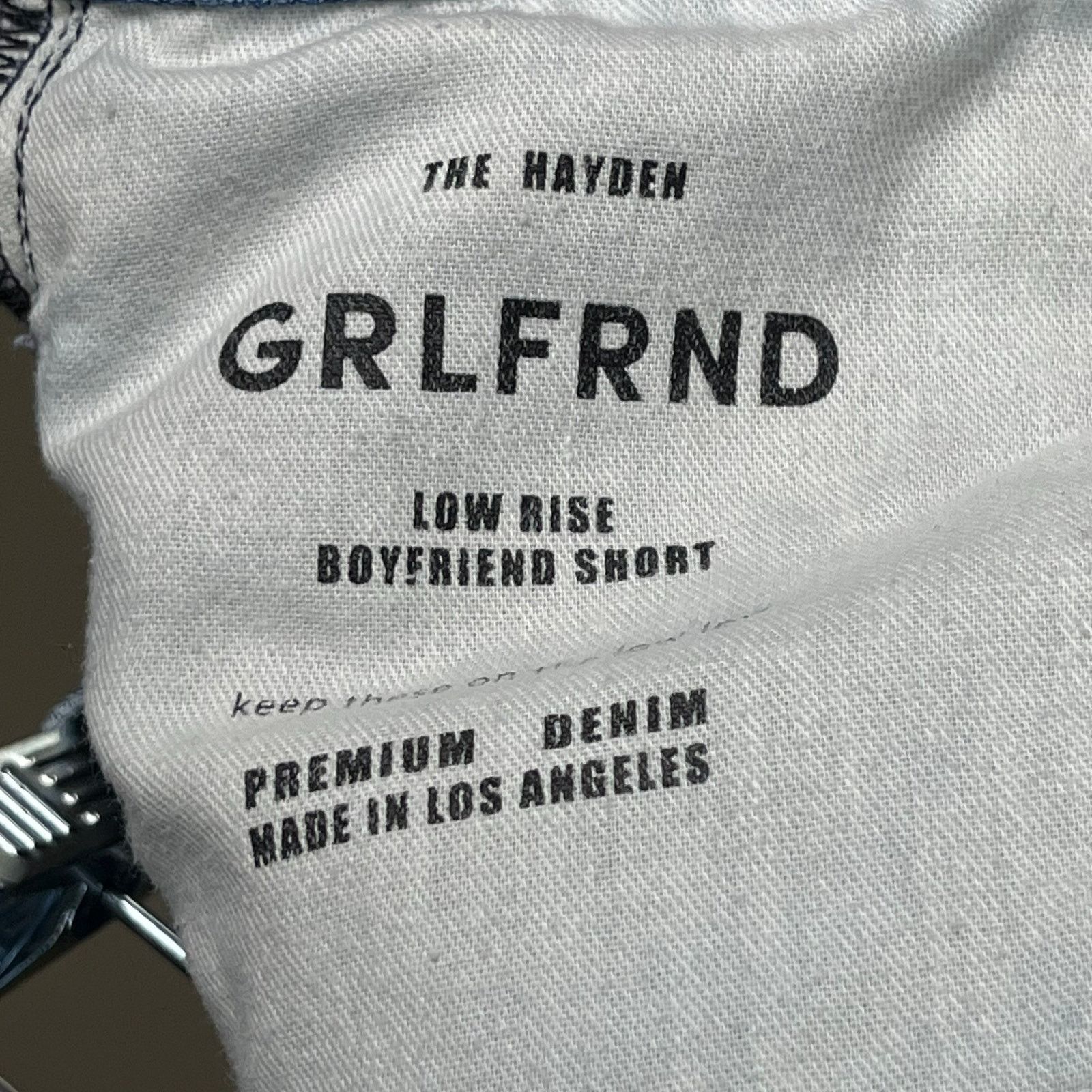 GRLFRND GRLFRND Hayden Low Rise Button Fly Boyfriend Jean Shorts 27 Size 27" / US 4 / IT 40 - 7 Thumbnail