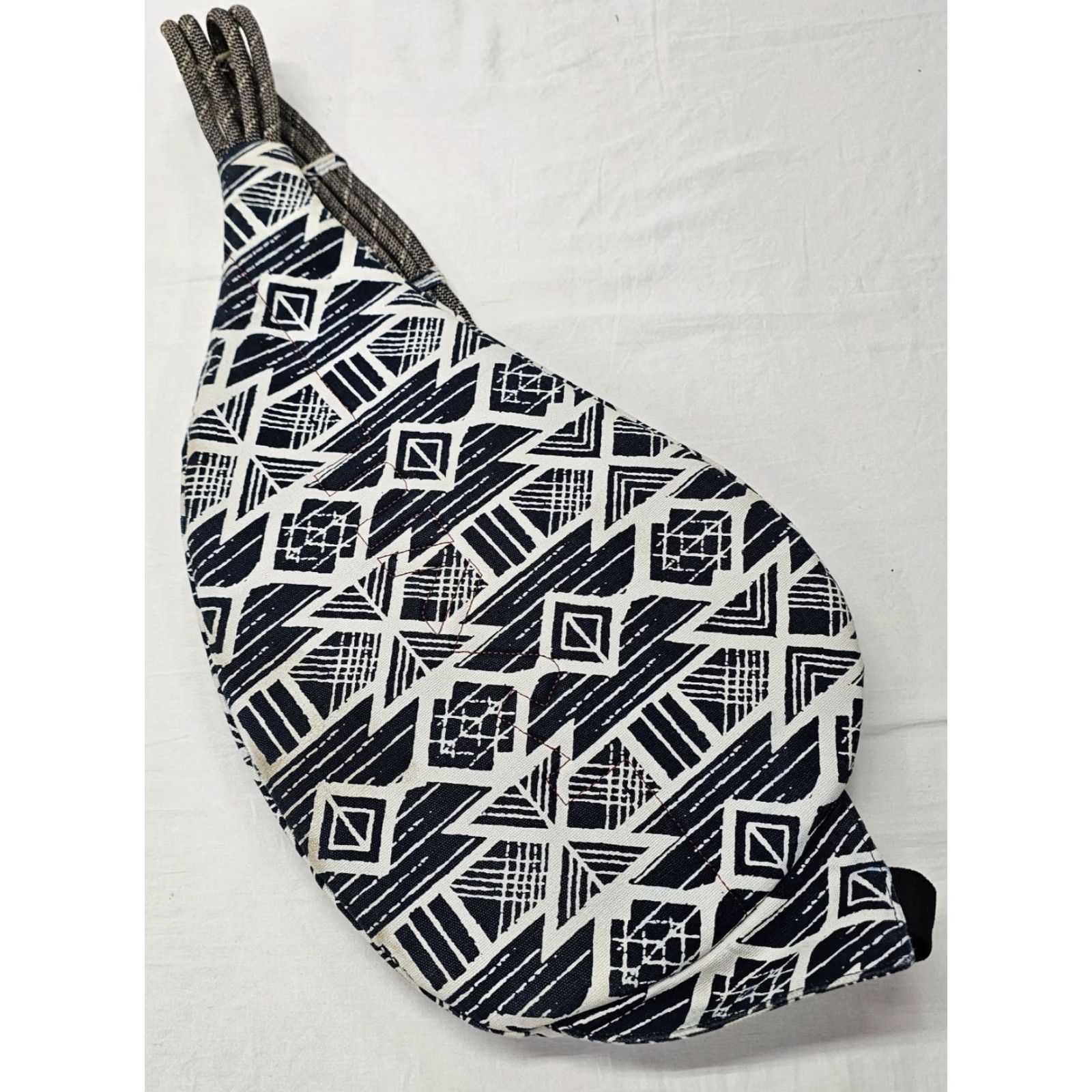 KAVU KAVU Rope Sling Bag Black Beige AZTEC Geometric TRIBAL Shoulder Backpack, Canvas, Cotton, Crossbody Strap, Adjustable, Medium, Men, Vintage: No Size ONE SIZE - 4 Thumbnail