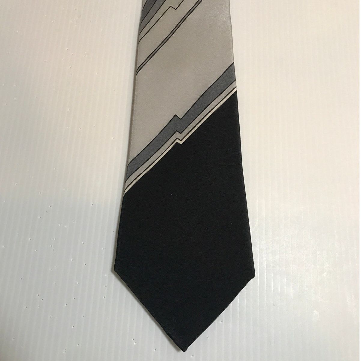 Oleg Cassini Oleg Cassini Geometric Elegant Classic Necktie Size ONE SIZE - 1 Thumbnail