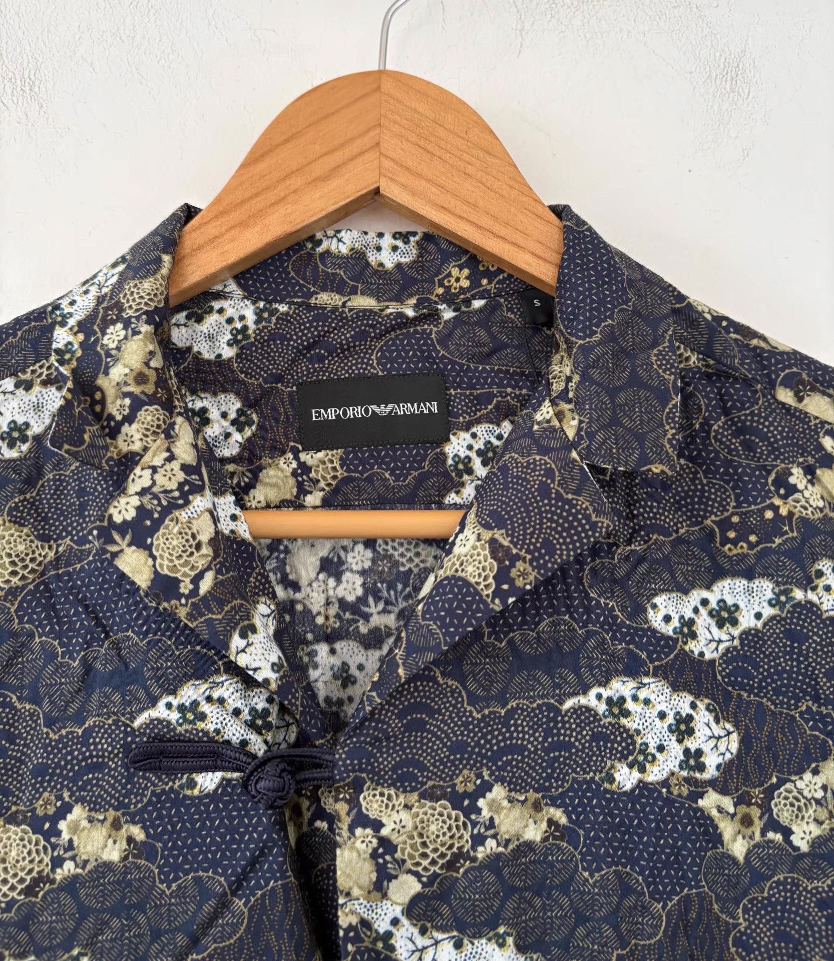 Emporio Armani Emporio Armani Men's Chinese Style Short-Sleeve Shirt Ｑ20 Size US S / EU 44-46 / 1 - 3 Thumbnail