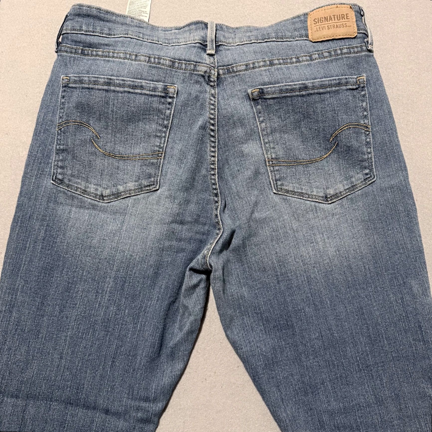 Levi's VINTAGE Signature by Levi's Strauss & Co. Mid Rise Straight Jeans Women Blue 14S 90s Mens Womens Size 36" / US 14 / IT 50 - 6 Thumbnail
