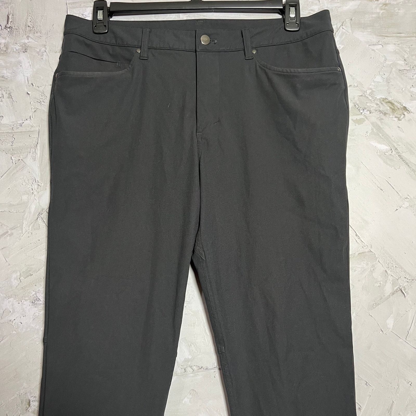 Lululemon Lululemon ABC Slim Fit Warpstreme Chino Black Gray 34x28 Size US 34 / EU 50 - 6 Thumbnail